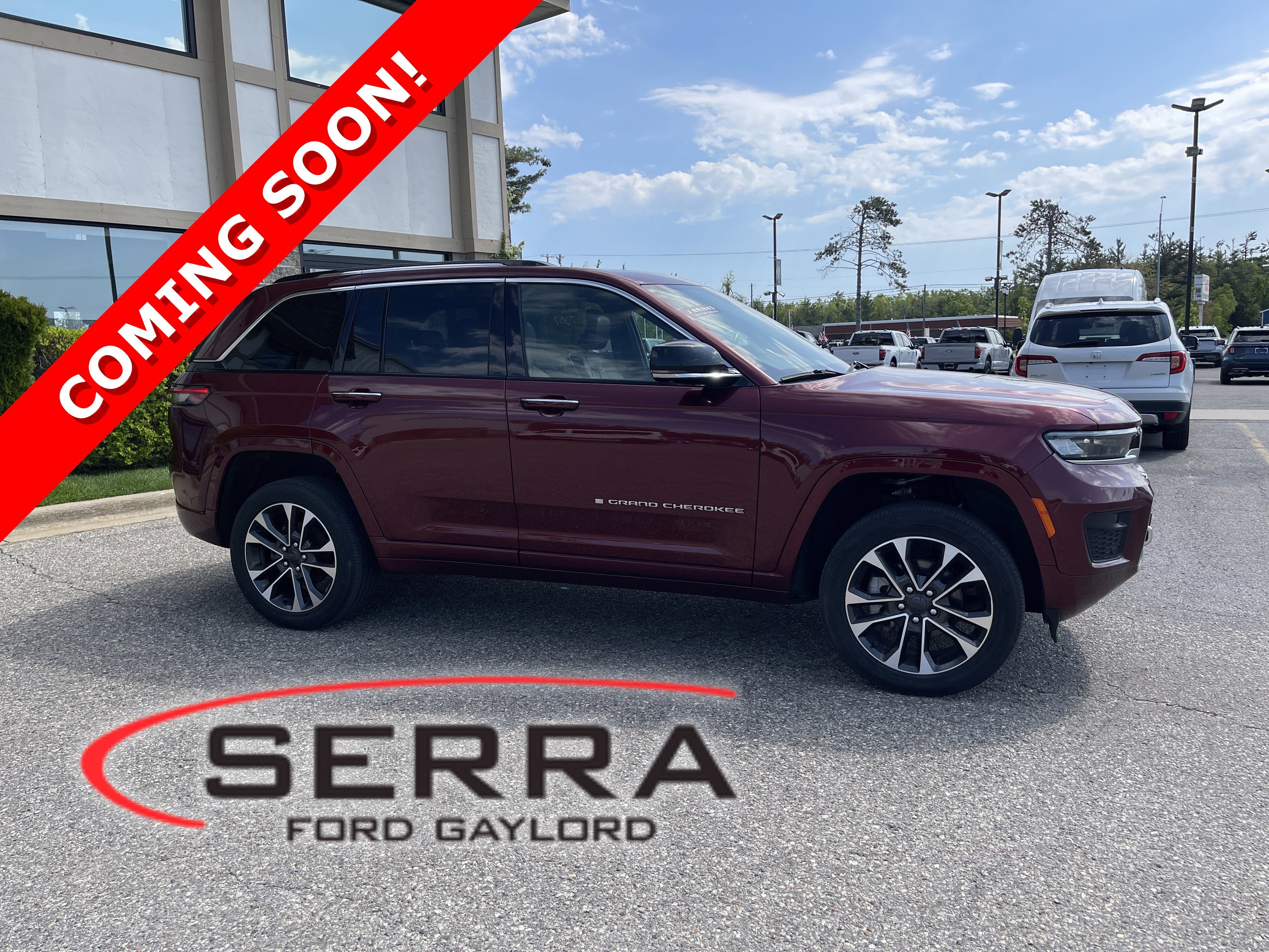 2023 Jeep Grand Cherokee Overland 4x4's photo