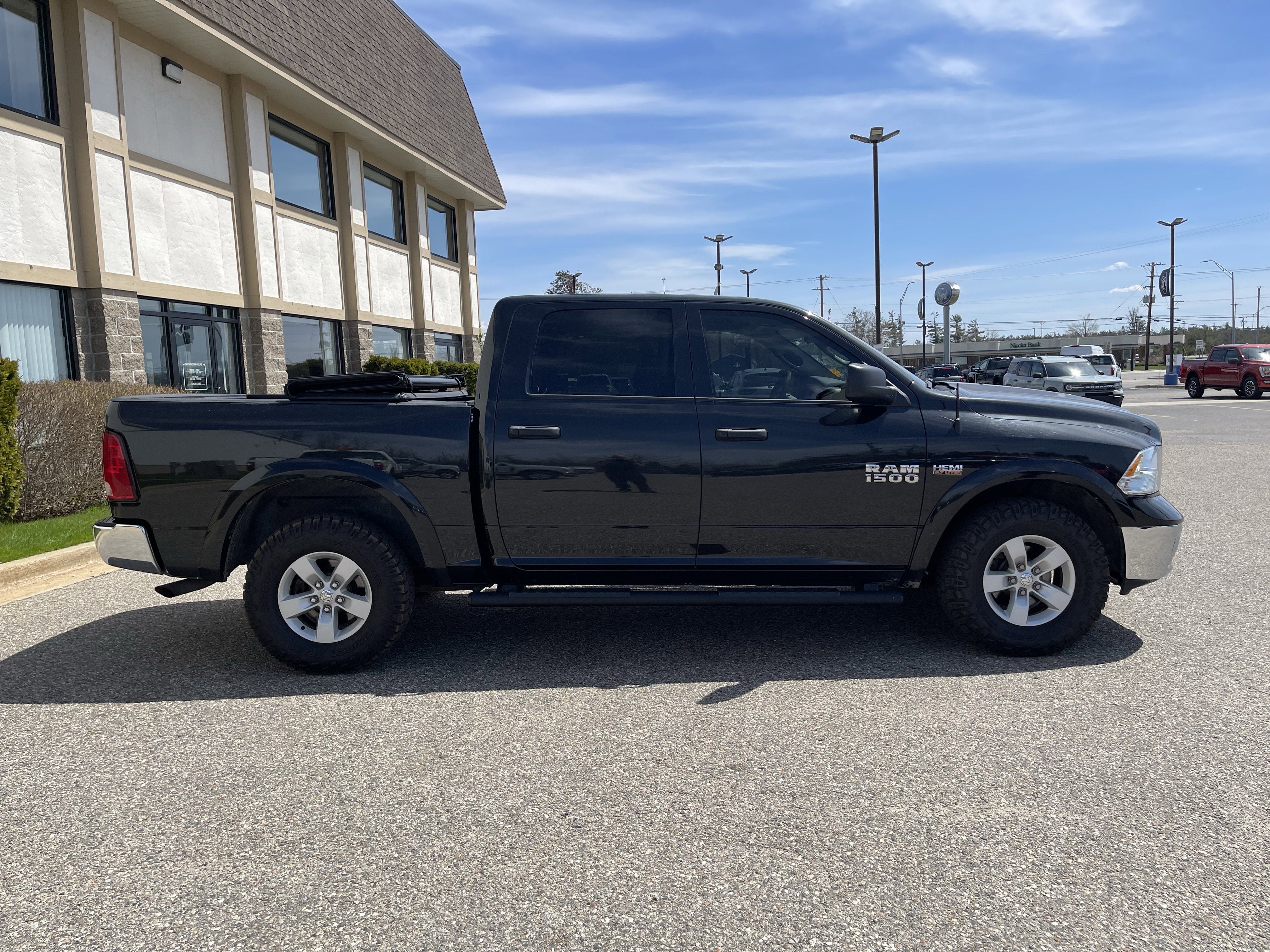 2018 RAM 1500 SLT