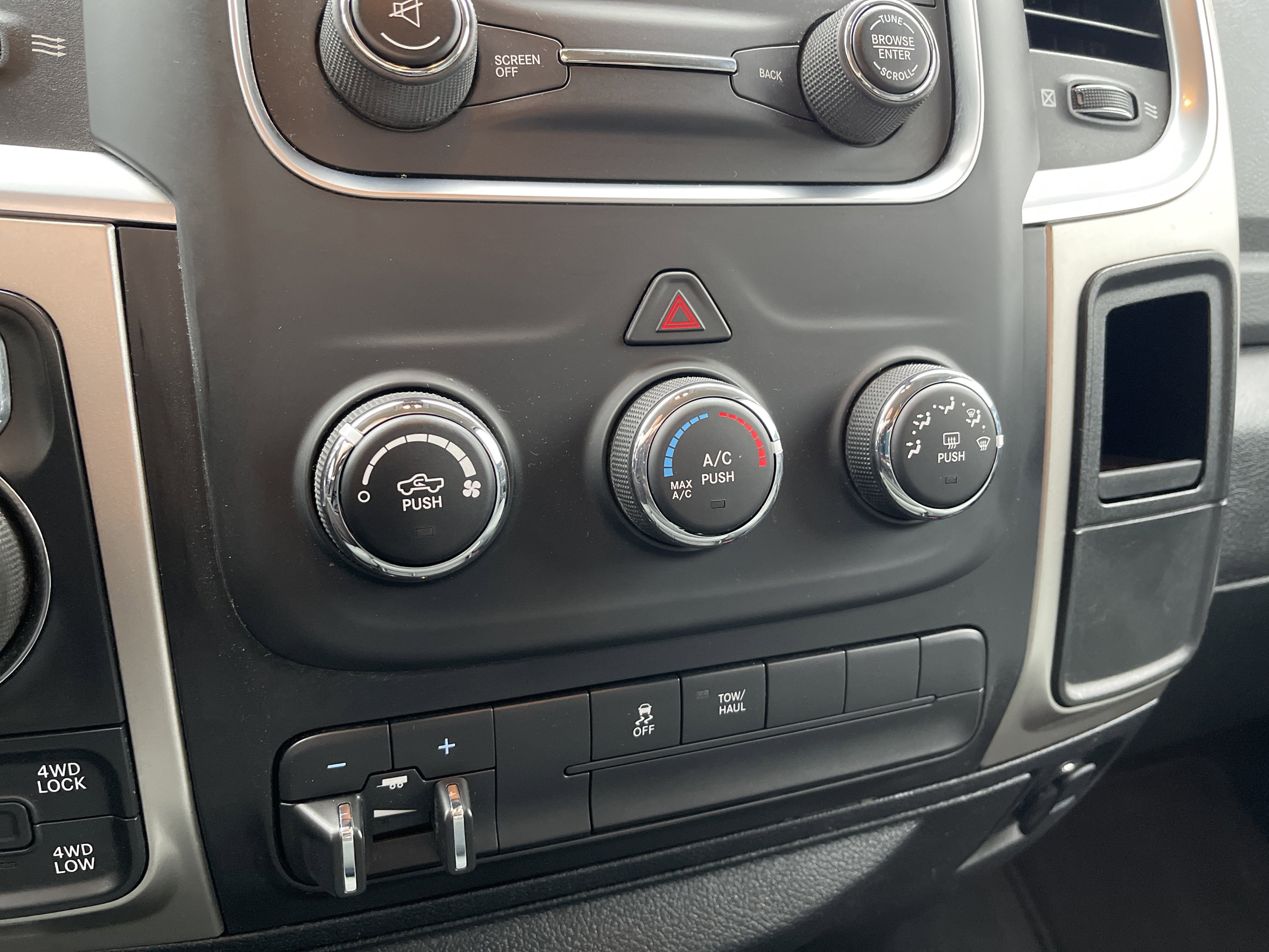 2018 RAM 1500 SLT