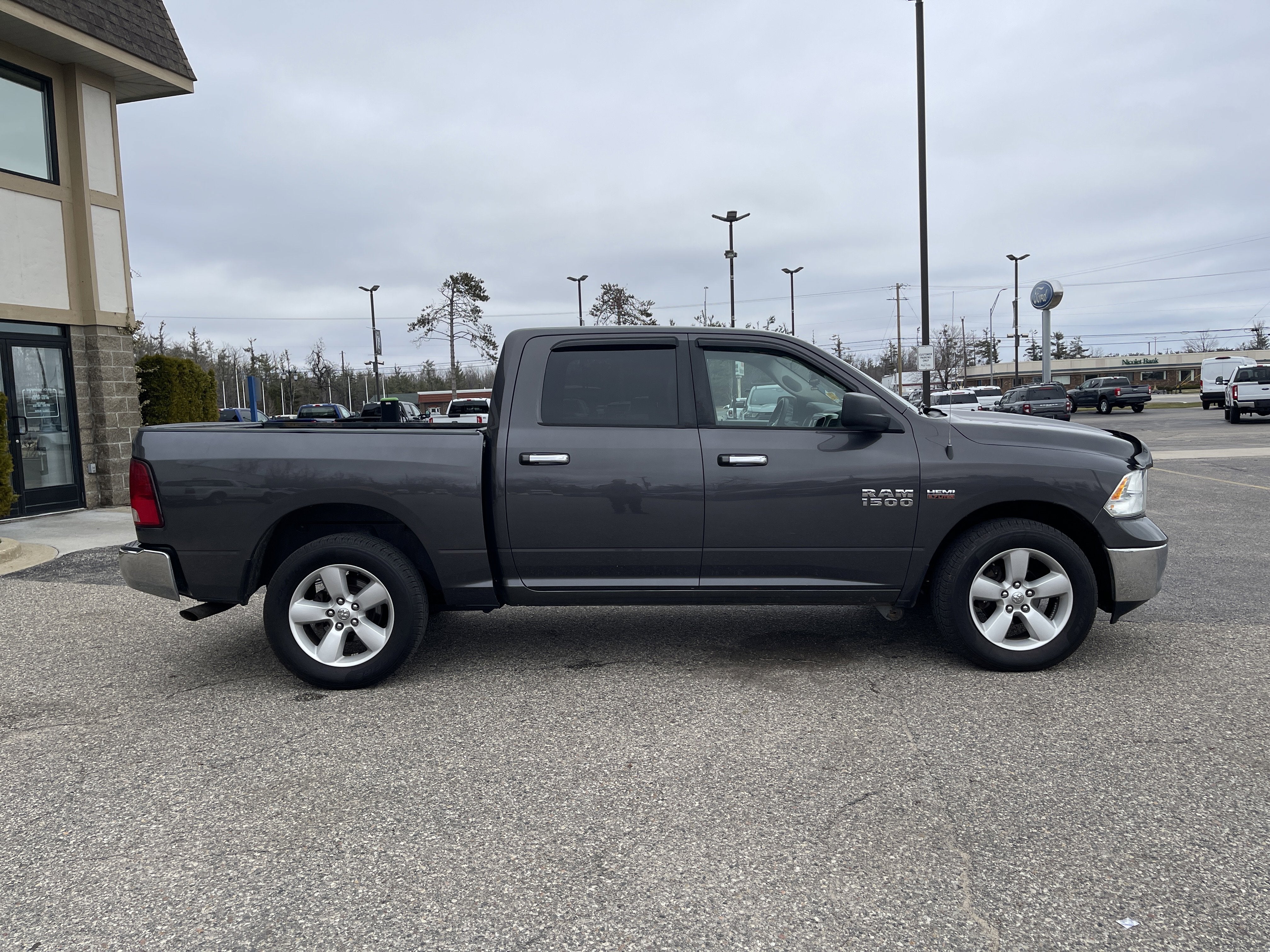 2018 RAM 1500 SLT
