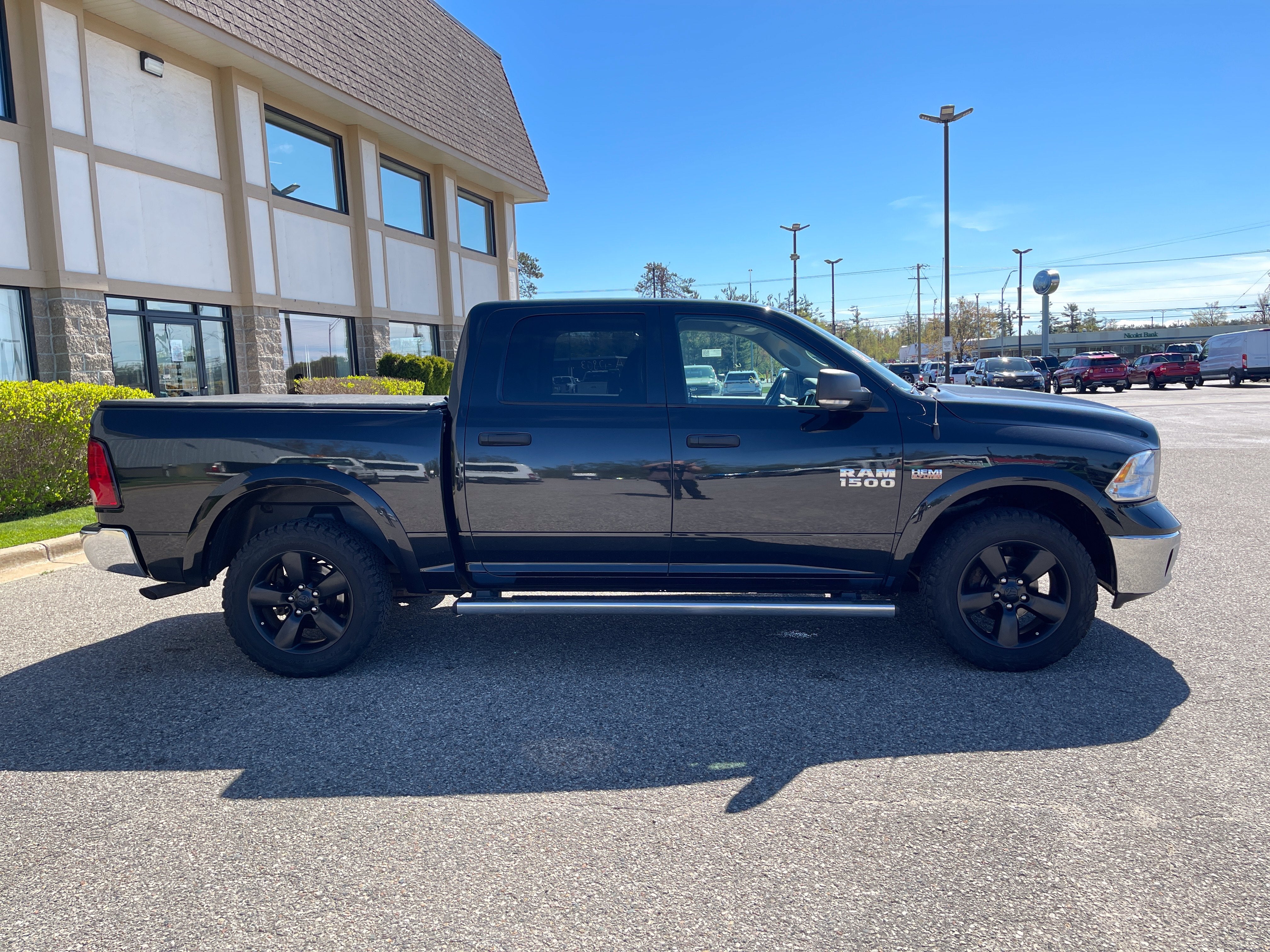 2017 RAM 1500 SLT