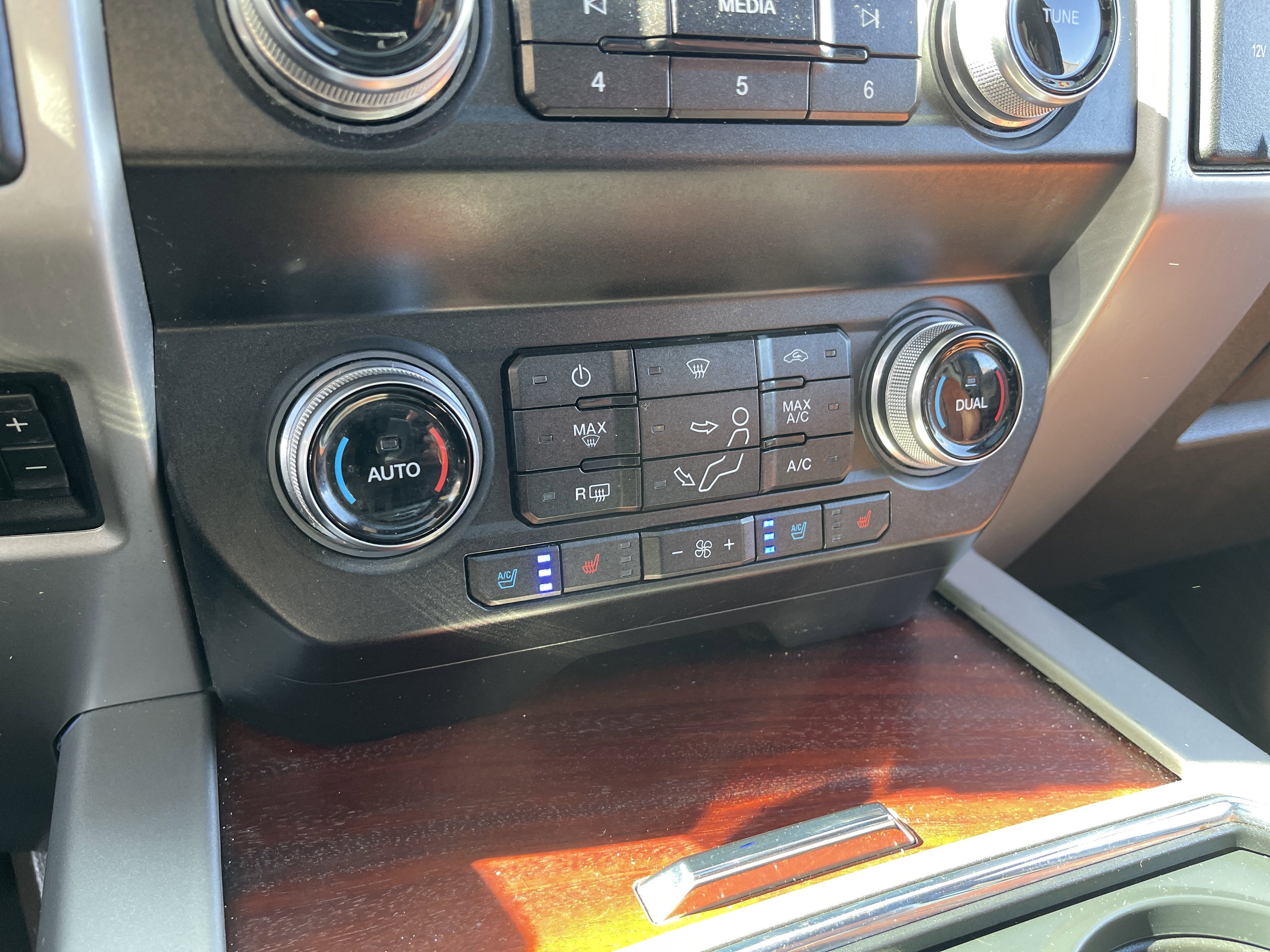 2019 Ford Super Duty F-350 DRW King Ranch