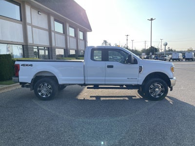 2017 Ford Super Duty F-350 SRW XLT