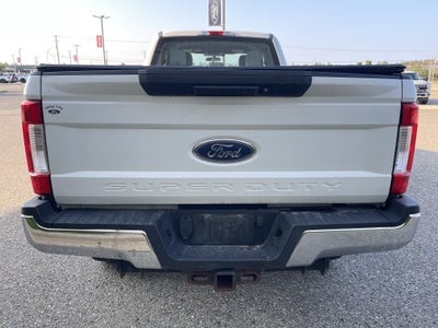 2017 Ford Super Duty F-350 SRW XLT