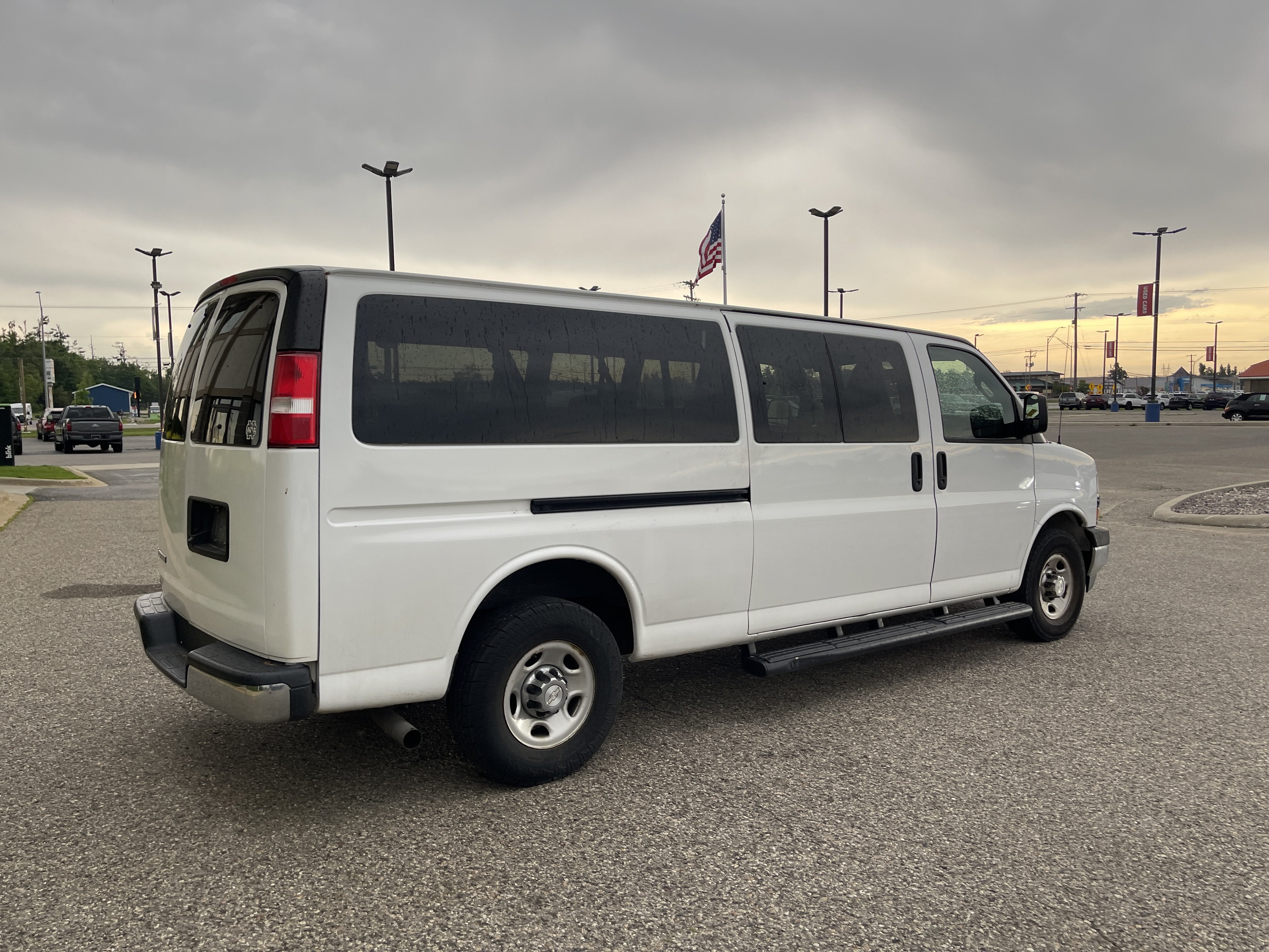 2019 Chevrolet Express Passenger LT