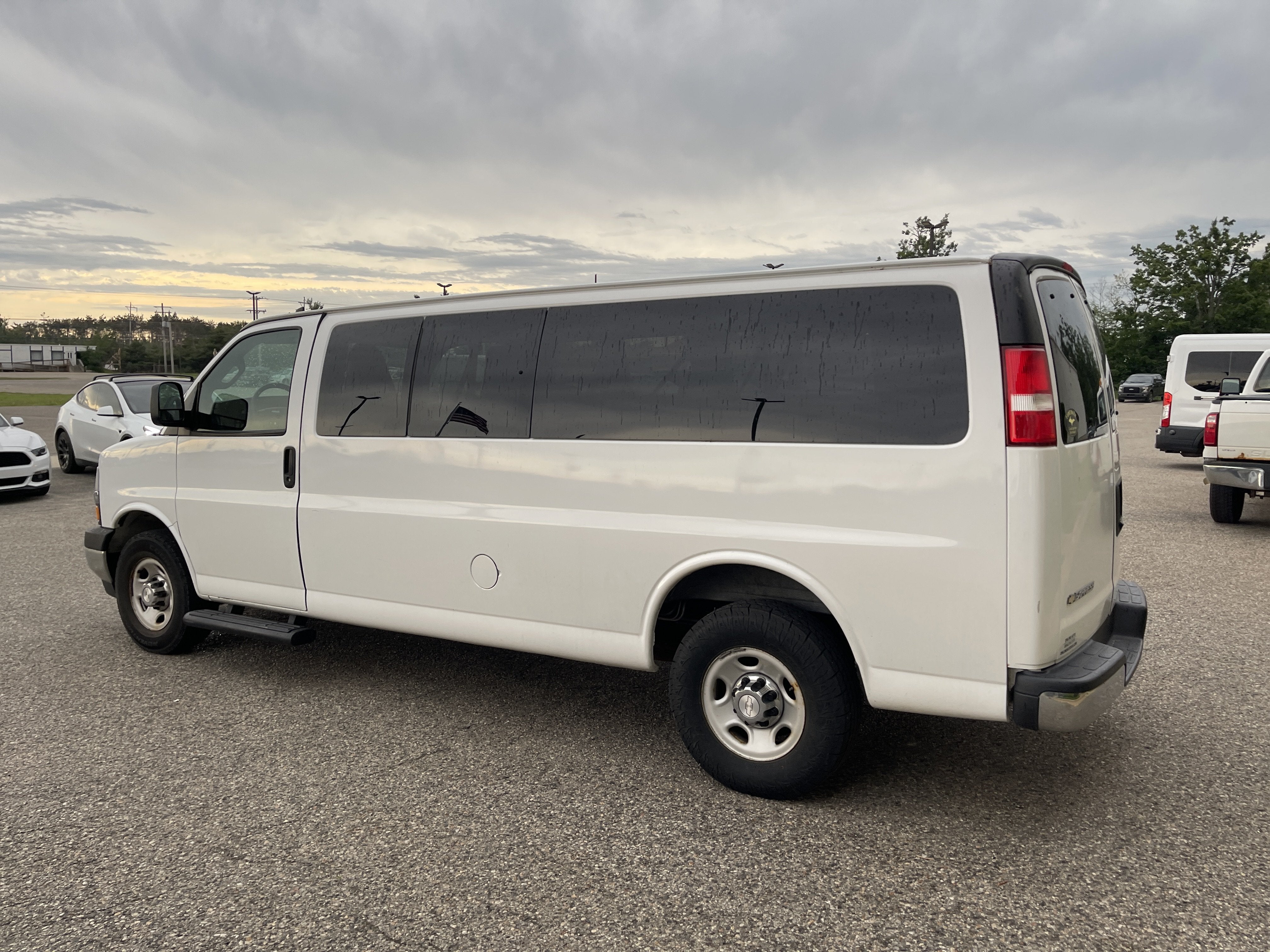 2019 Chevrolet Express Passenger LT