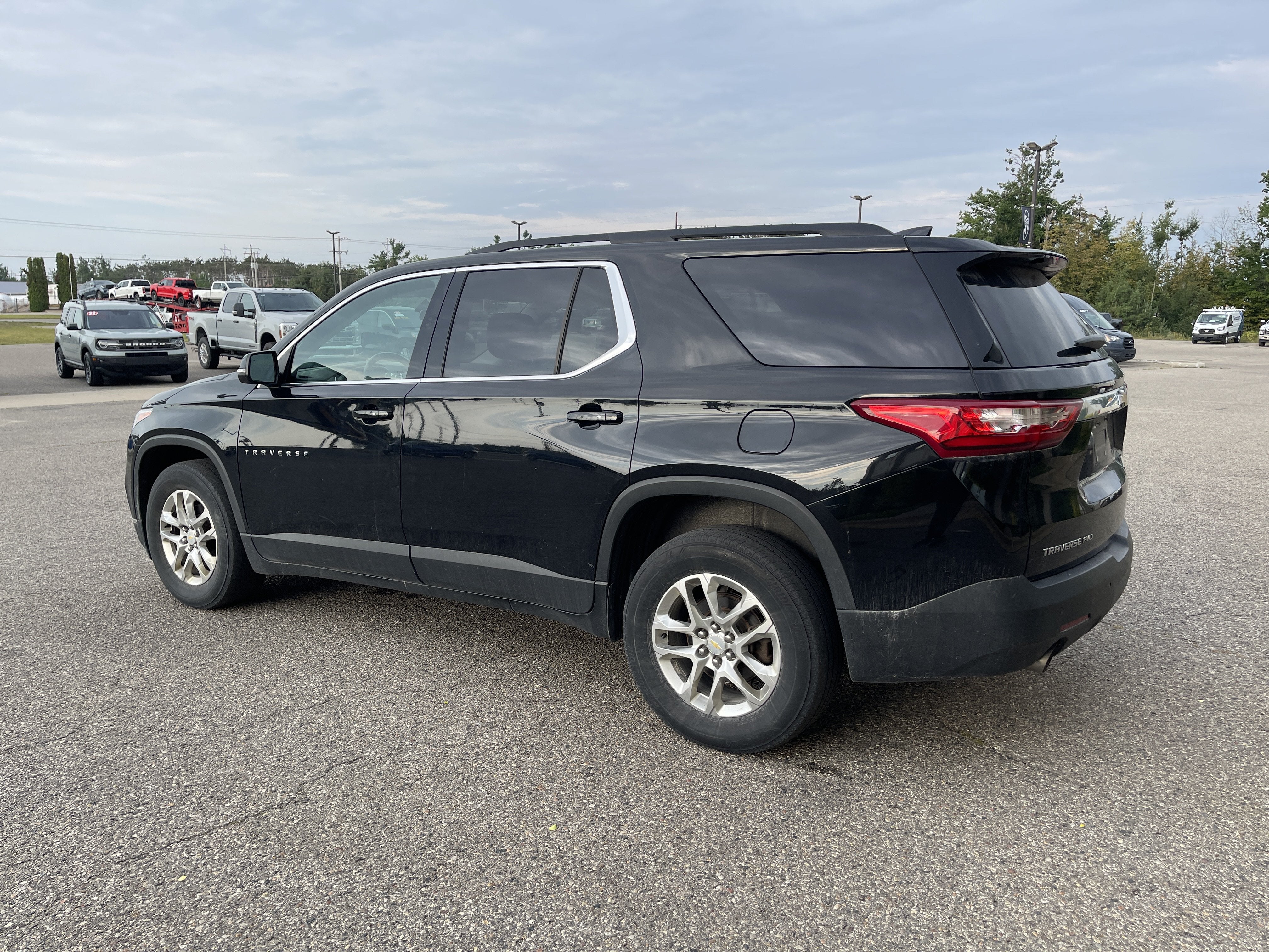 2021 Chevrolet Traverse LT Cloth