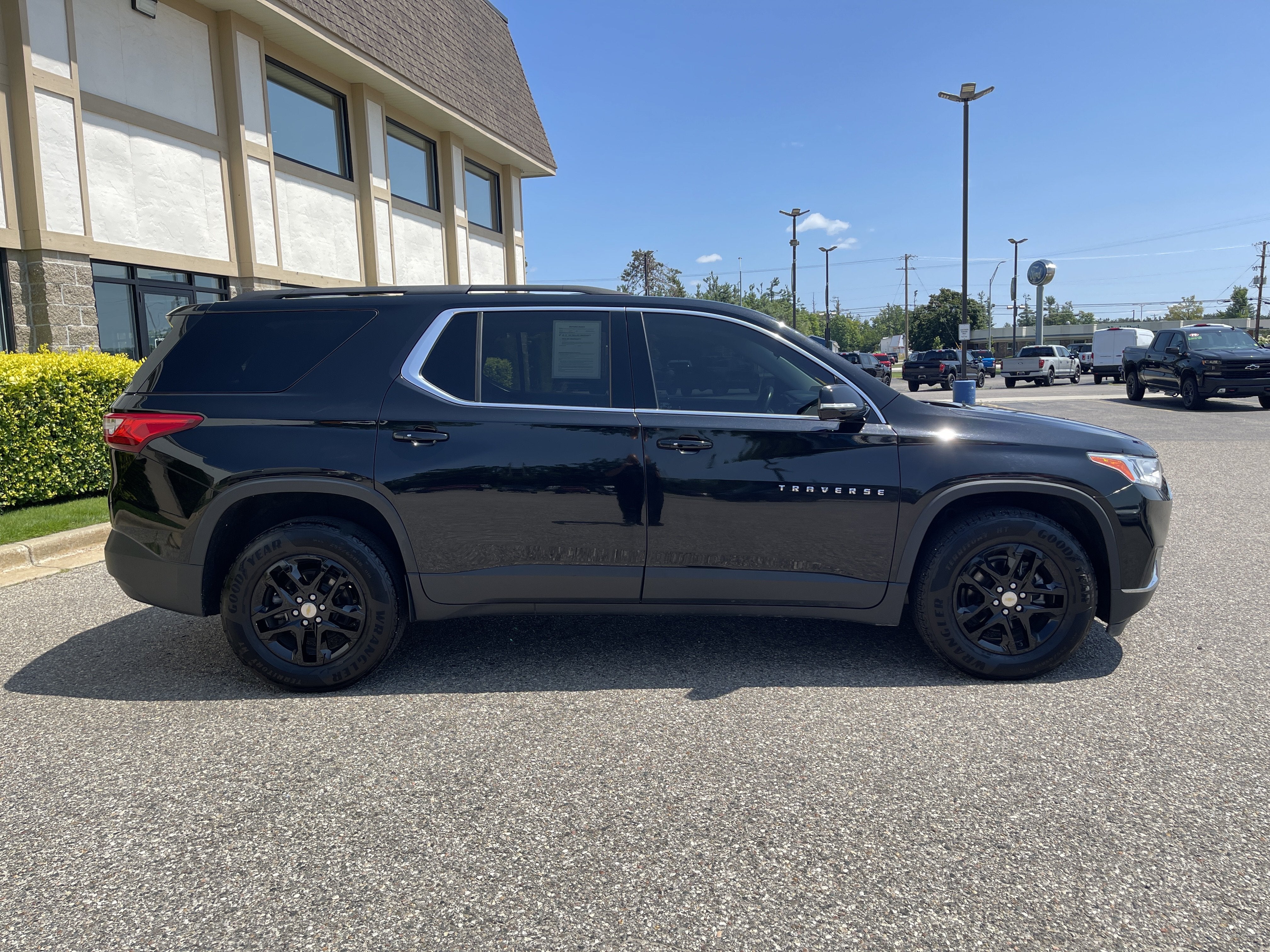 2020 Chevrolet Traverse LT Cloth