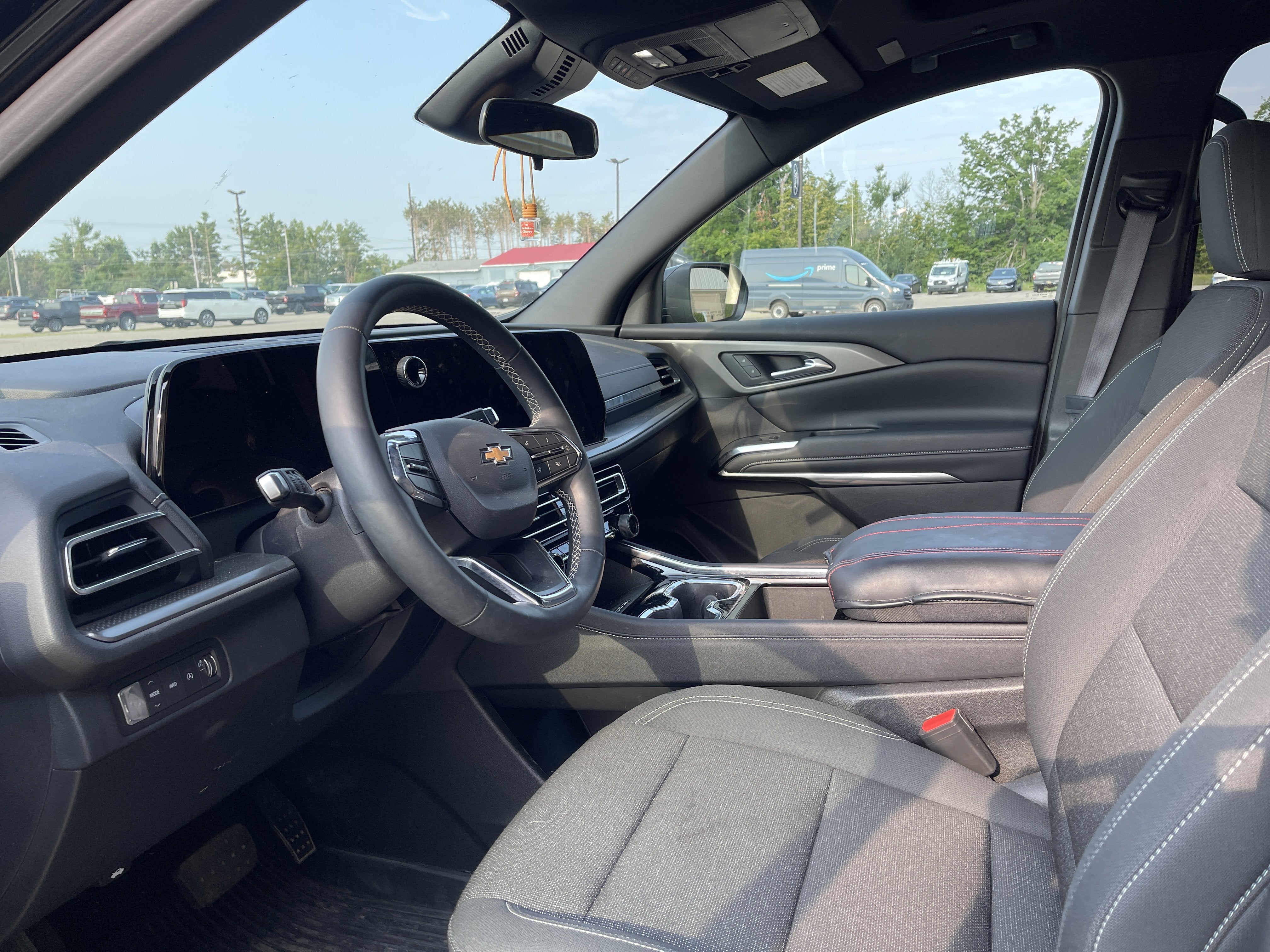 2025 Chevrolet Traverse AWD LT