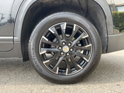 2025 Chevrolet Traverse AWD LT