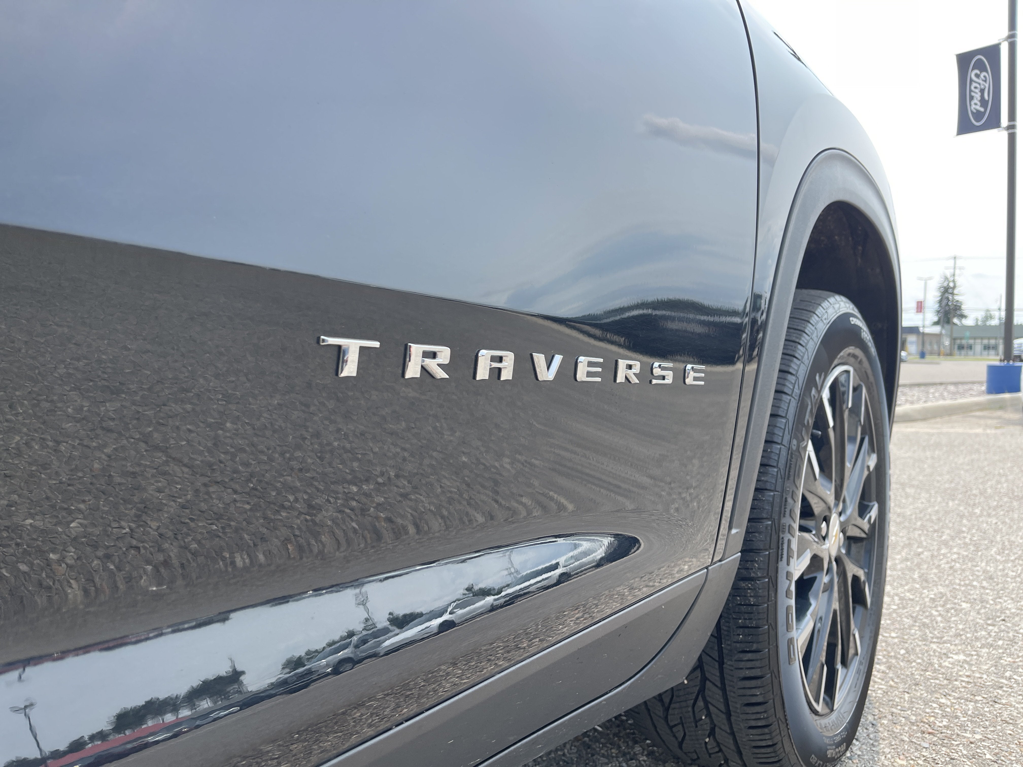 2025 Chevrolet Traverse AWD LT