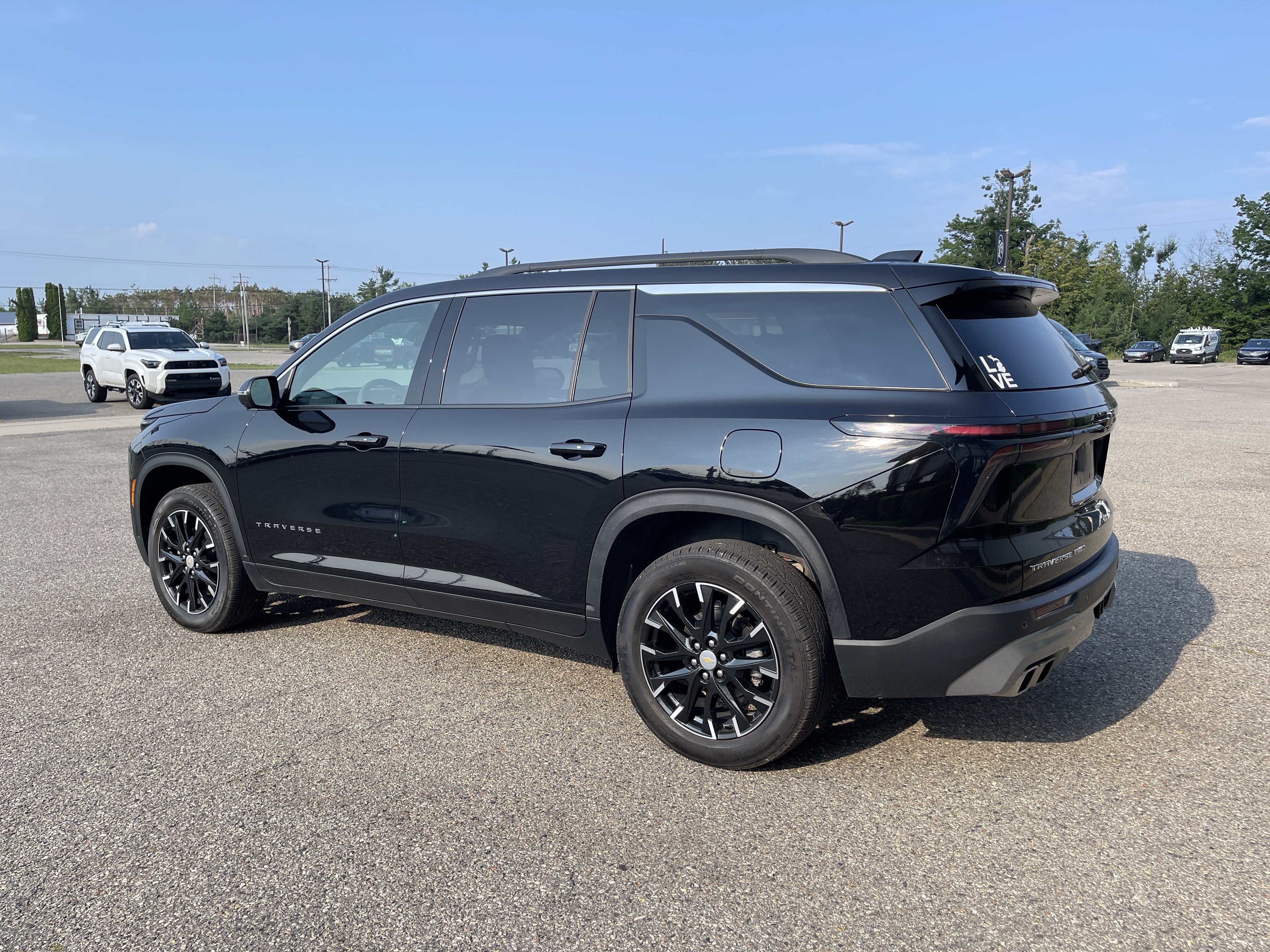 2025 Chevrolet Traverse AWD LT