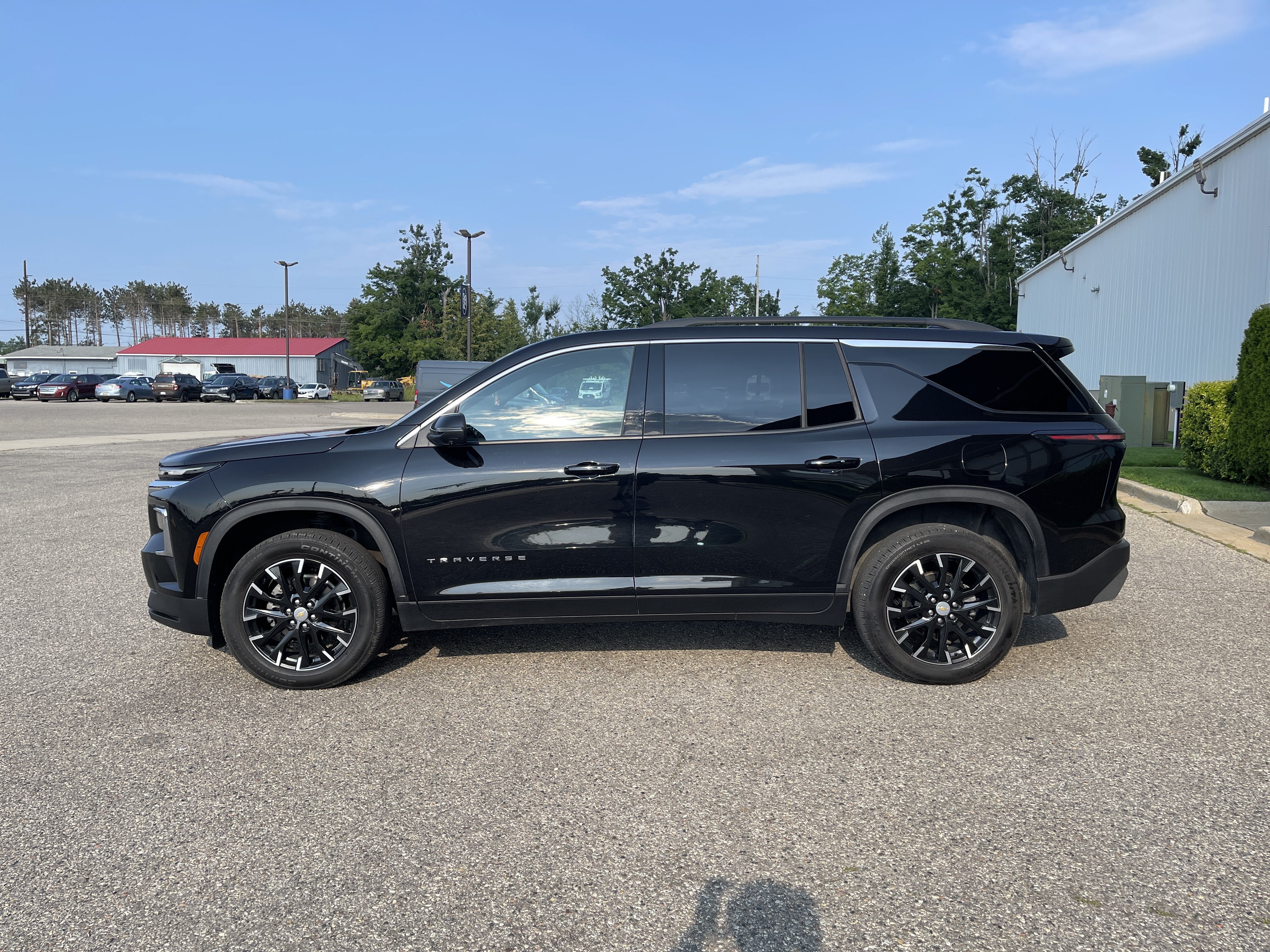 2025 Chevrolet Traverse AWD LT
