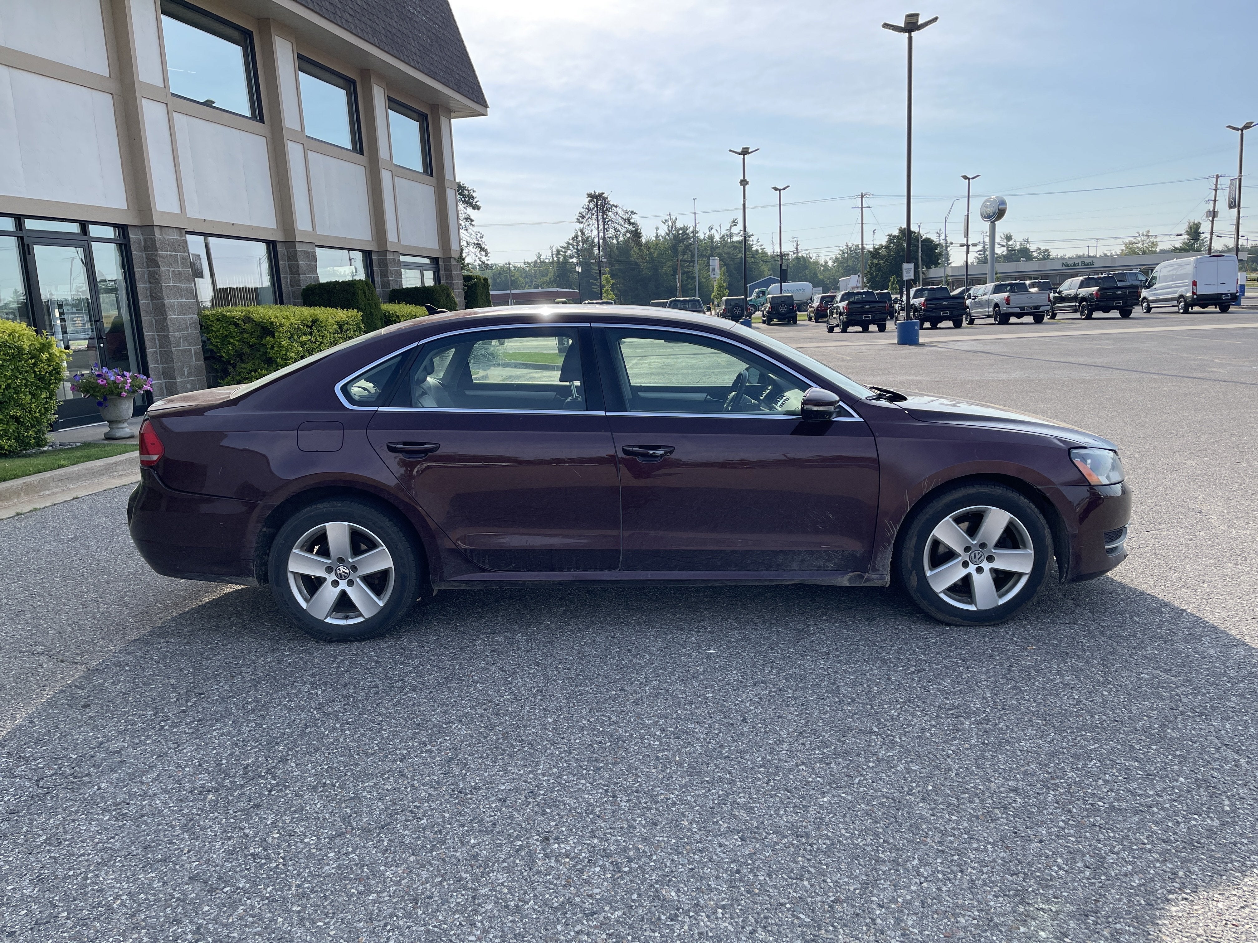 2012 Volkswagen Passat SE w/Sunroof