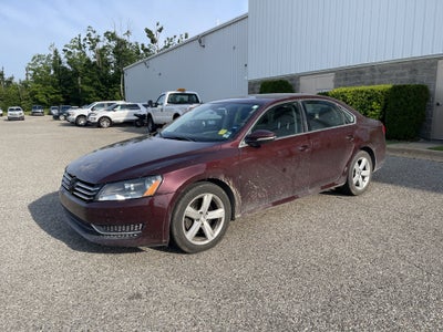2012 Volkswagen Passat SE w/Sunroof