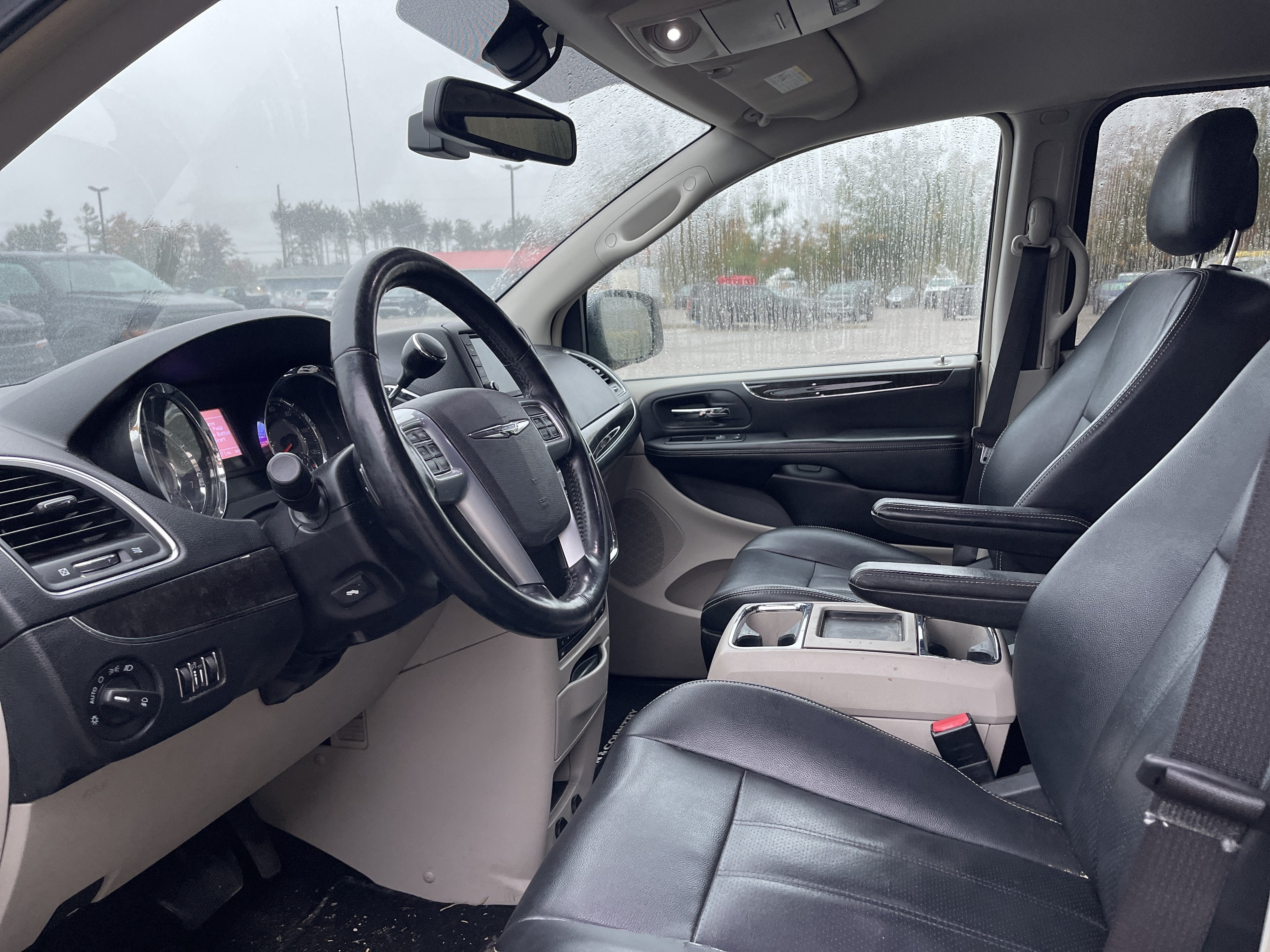 2012 Chrysler Town & Country Touring-L