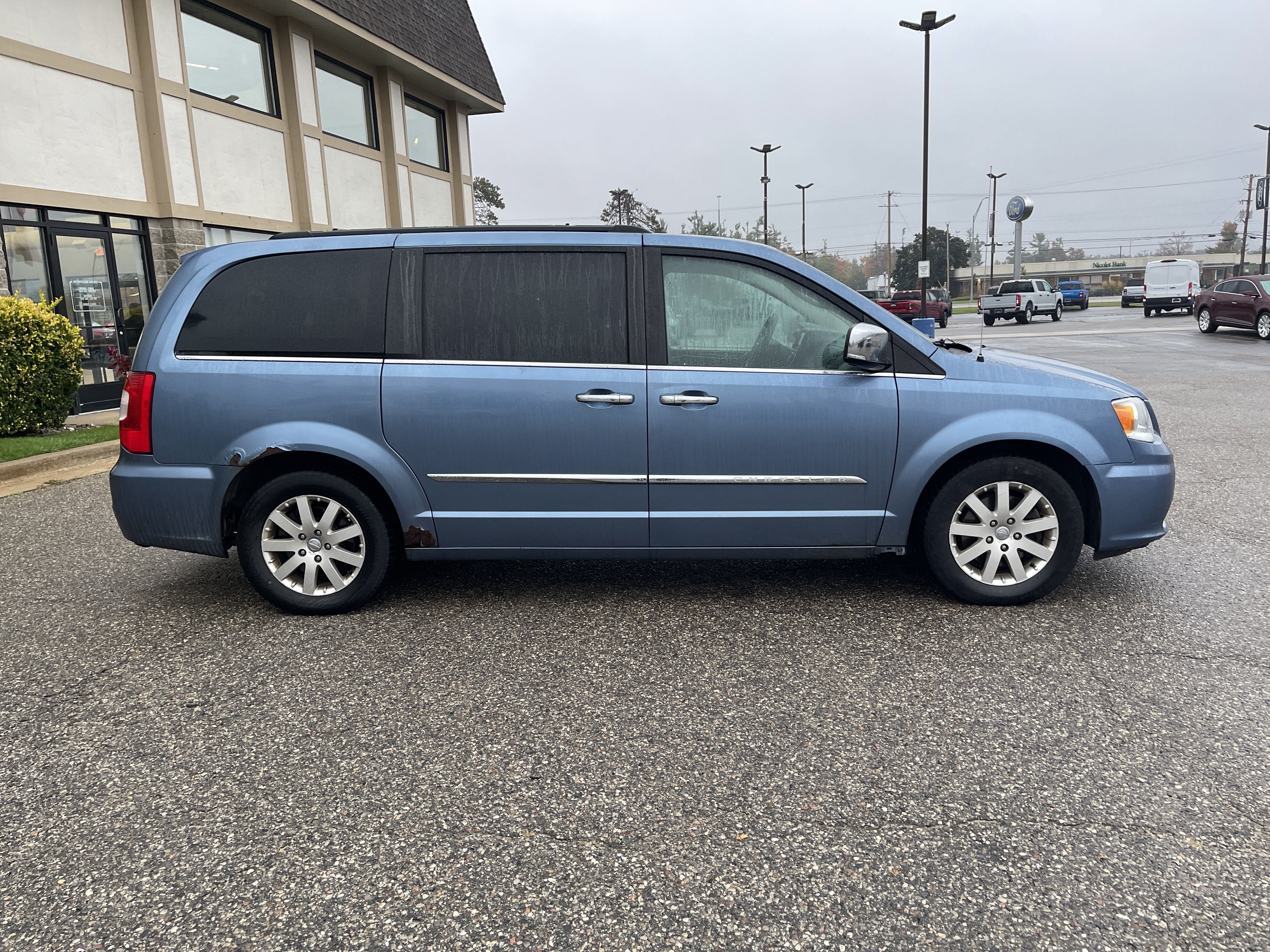 2012 Chrysler Town & Country Touring-L