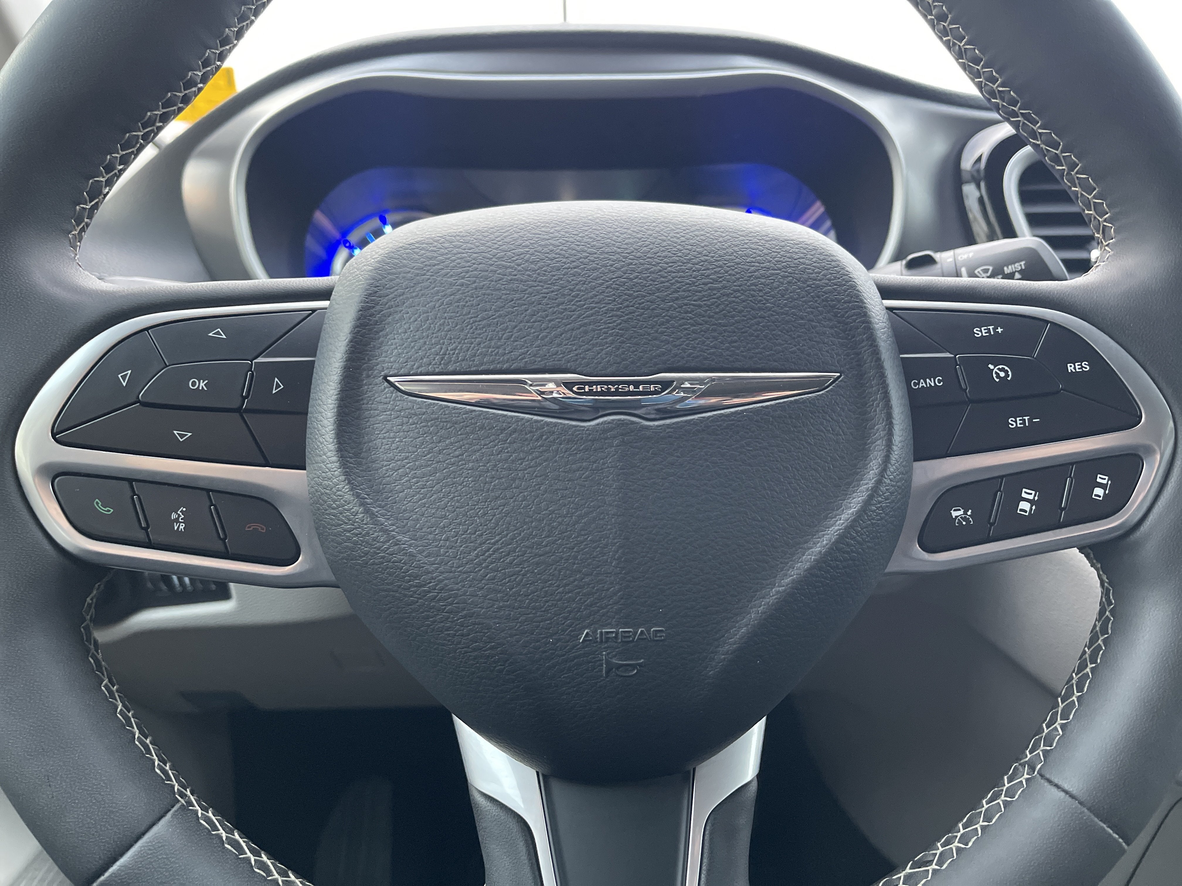 2024 Chrysler Pacifica Hybrid Select