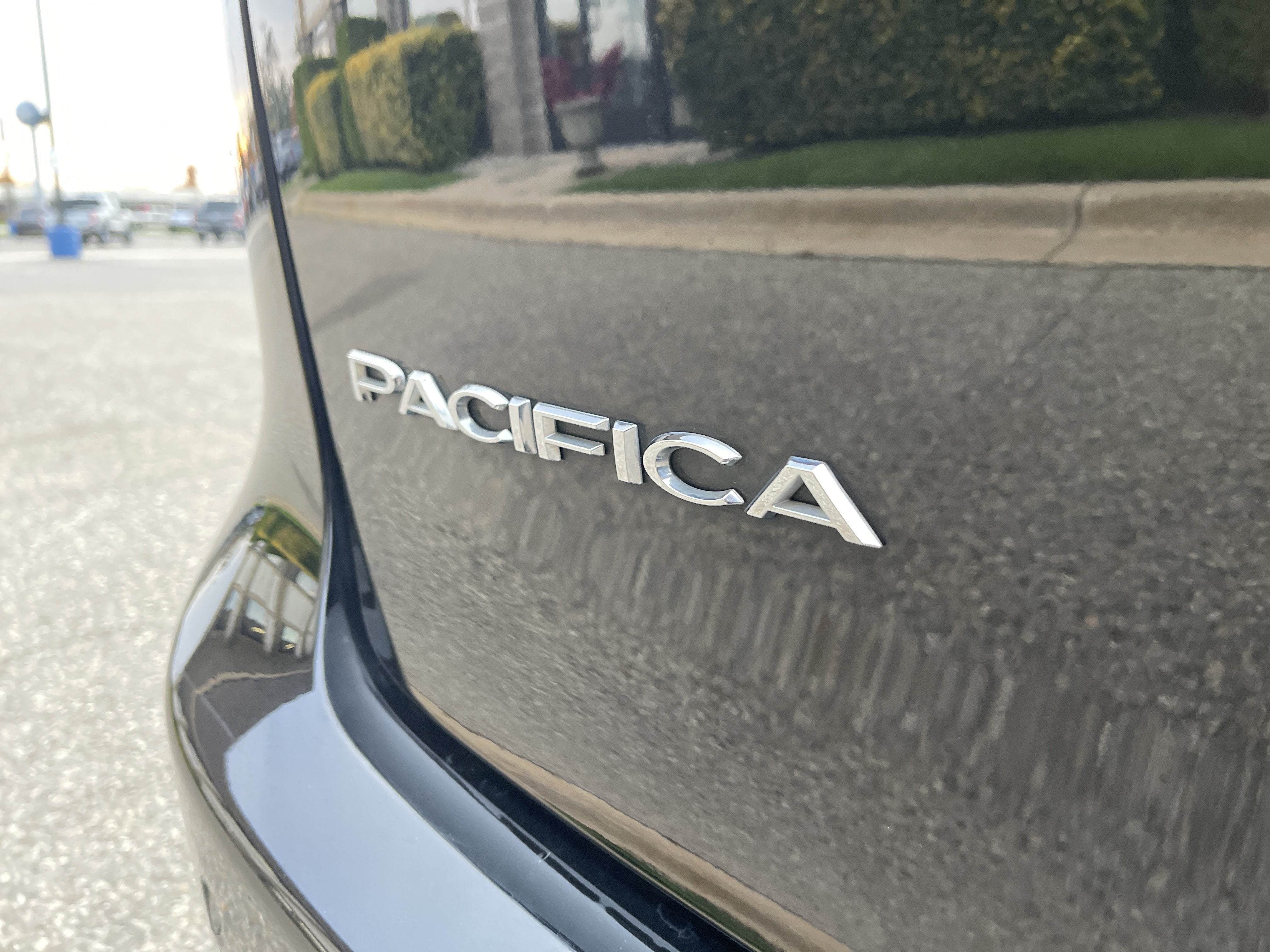 2024 Chrysler Pacifica Hybrid Select