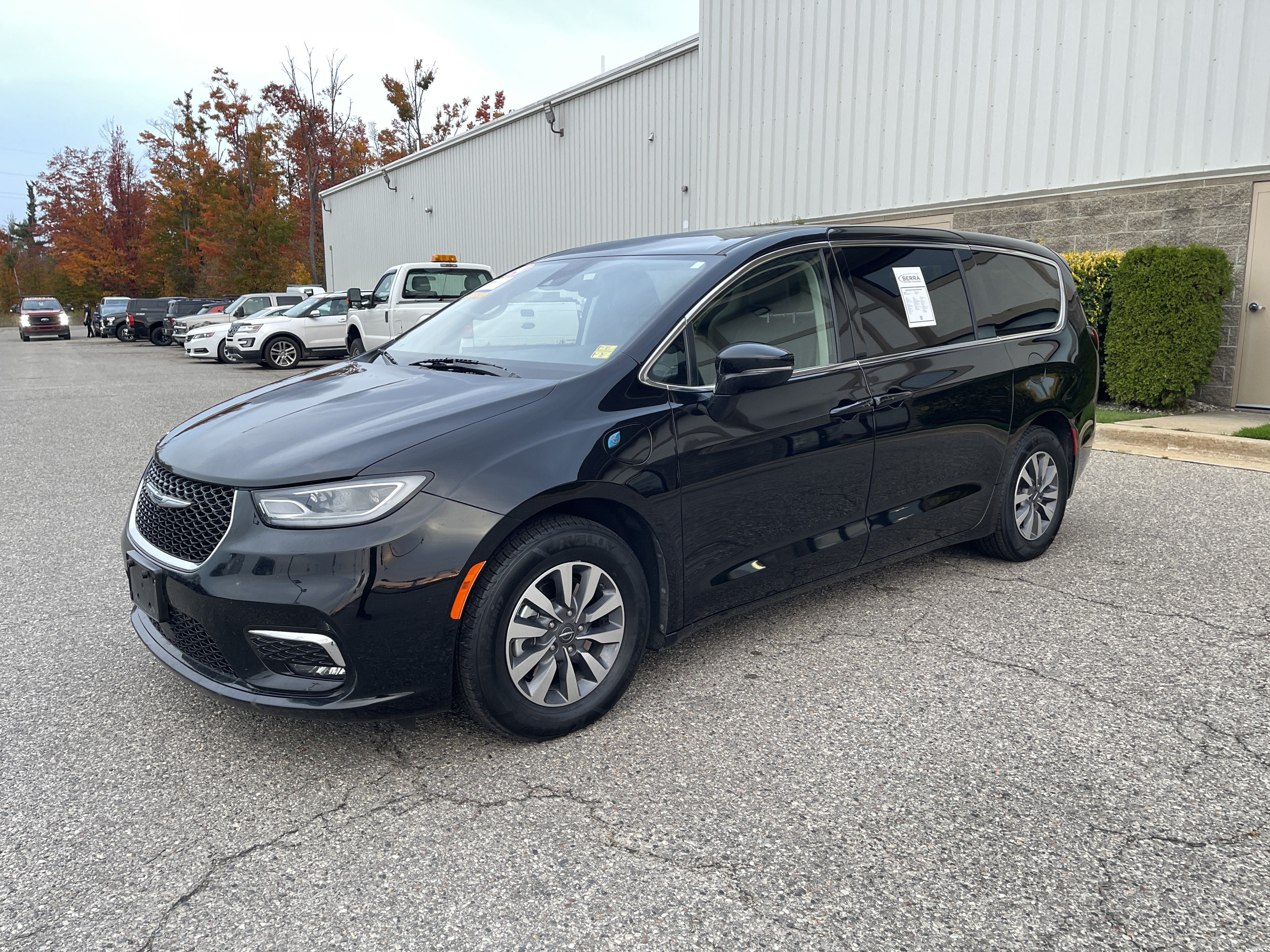 2024 Chrysler Pacifica Hybrid Select