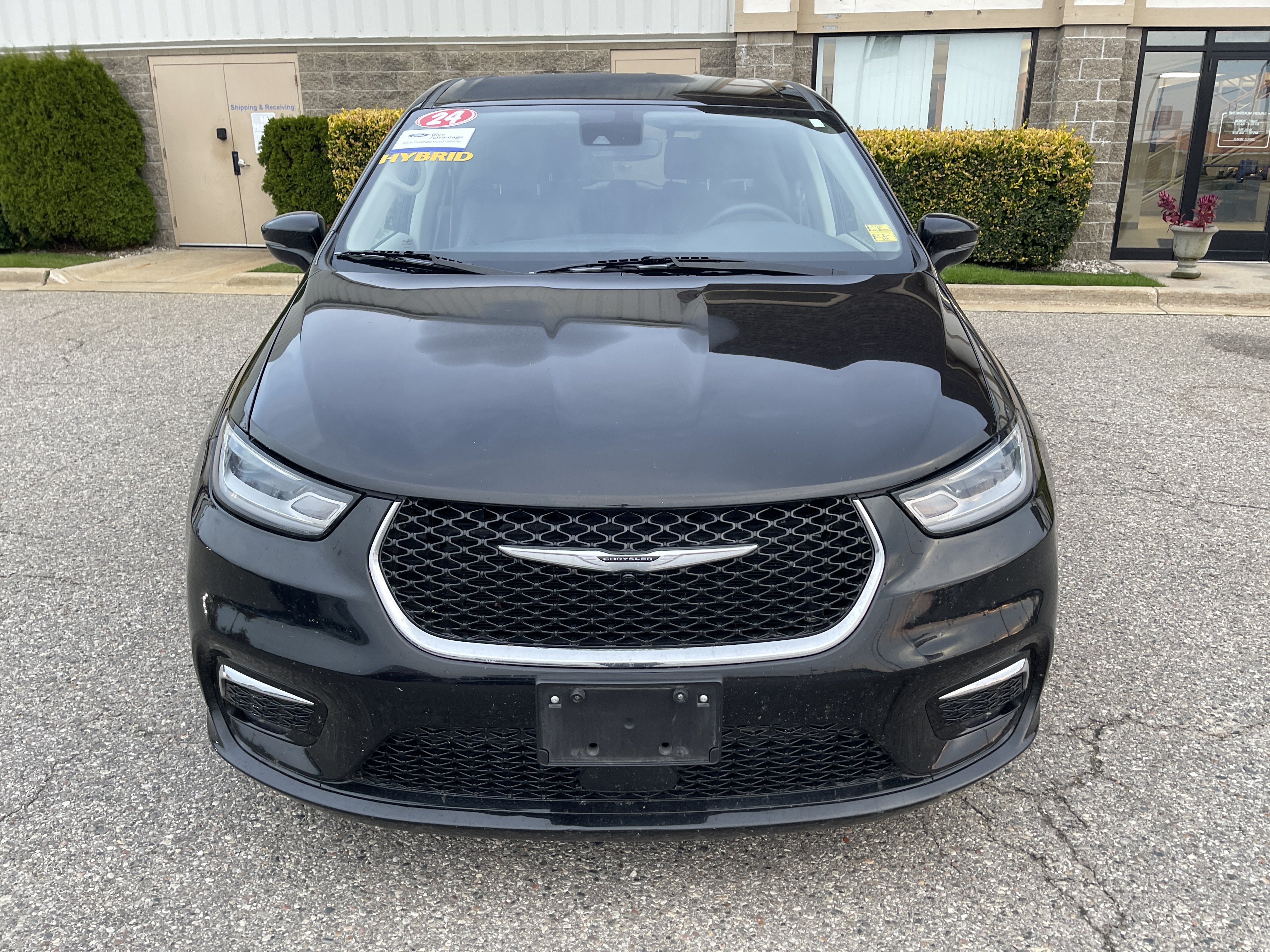 2024 Chrysler Pacifica Hybrid Select