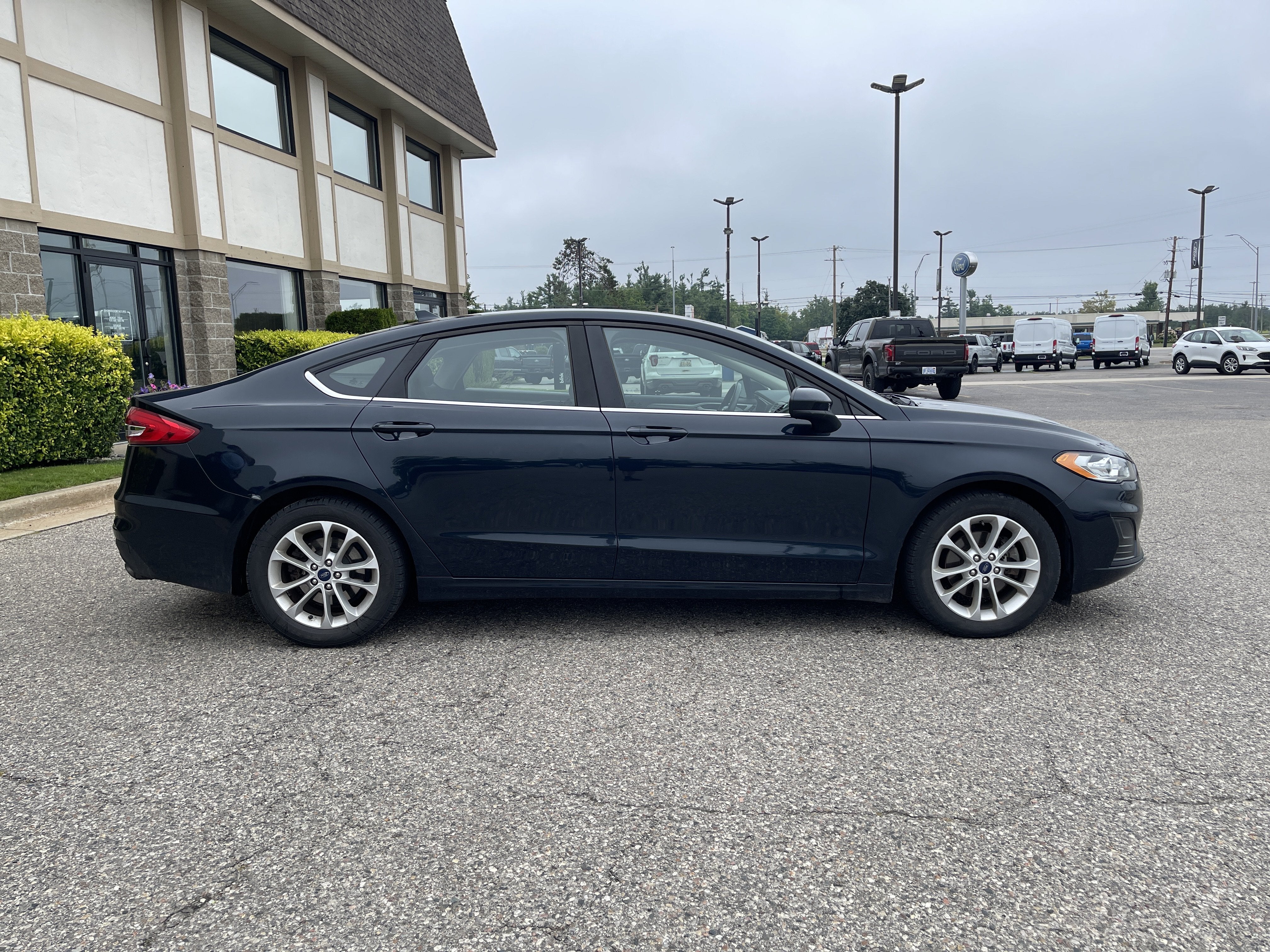 2020 Ford Fusion SE