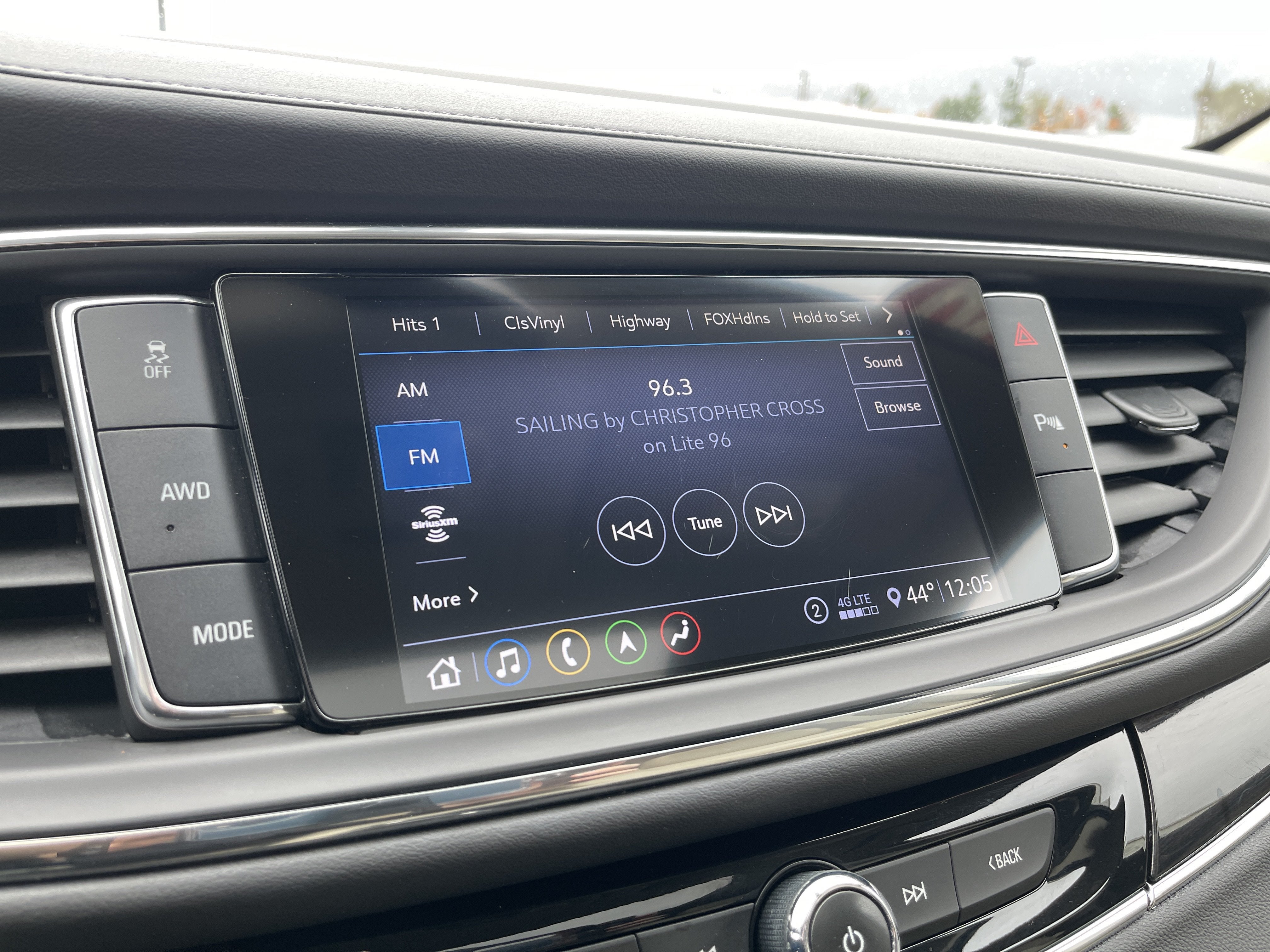 2020 Buick Enclave Essence