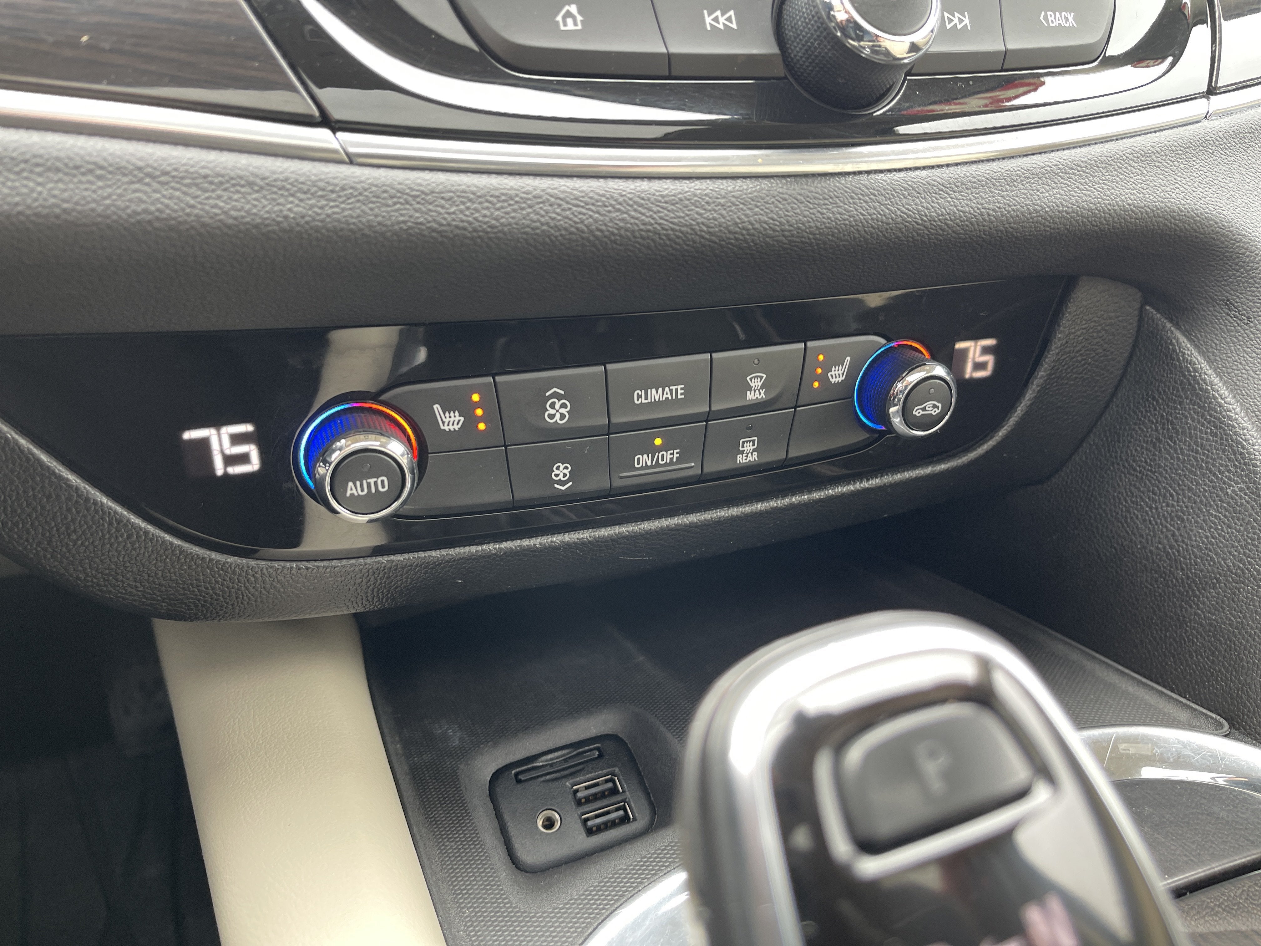 2020 Buick Enclave Essence
