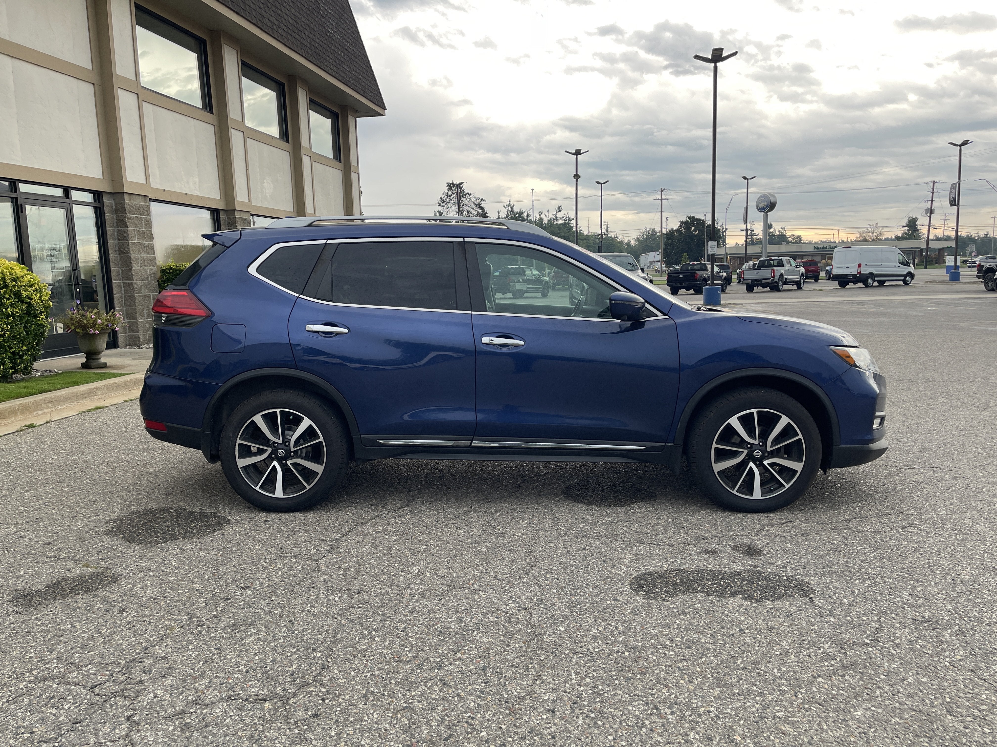 2017 Nissan Rogue SL