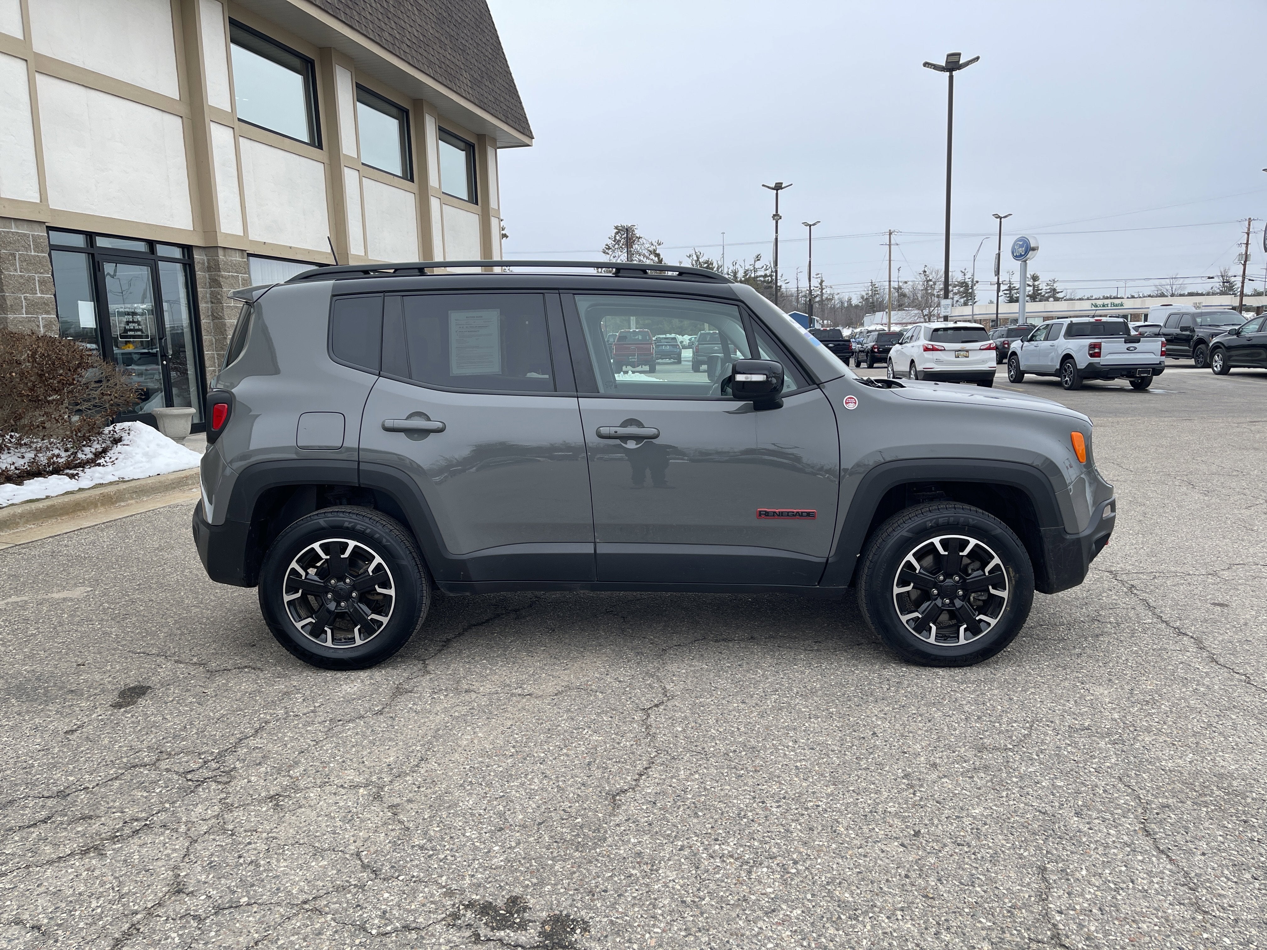 2023 Jeep Renegade Trailhawk