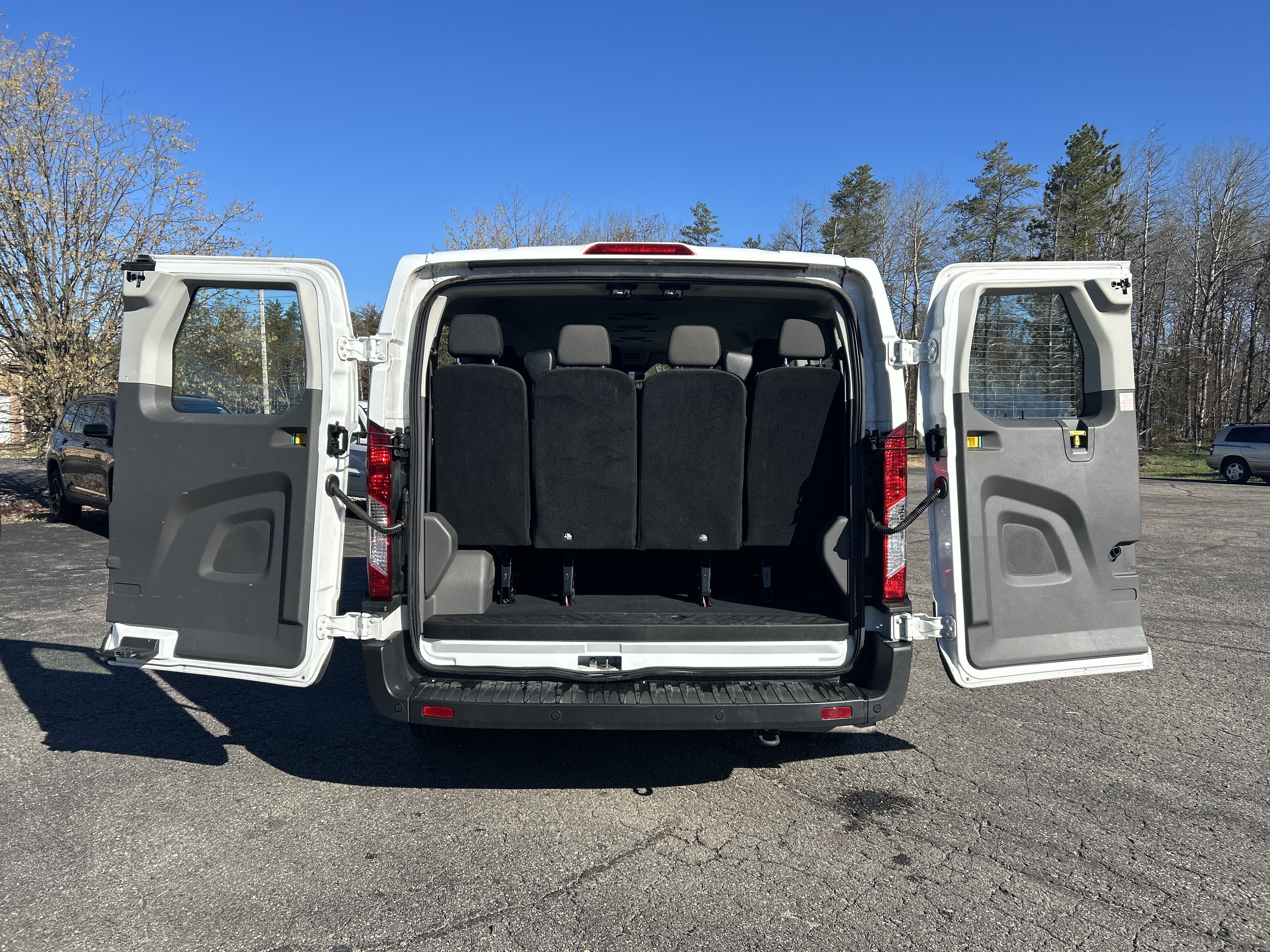 2023 Ford Transit Passenger Wagon XLT