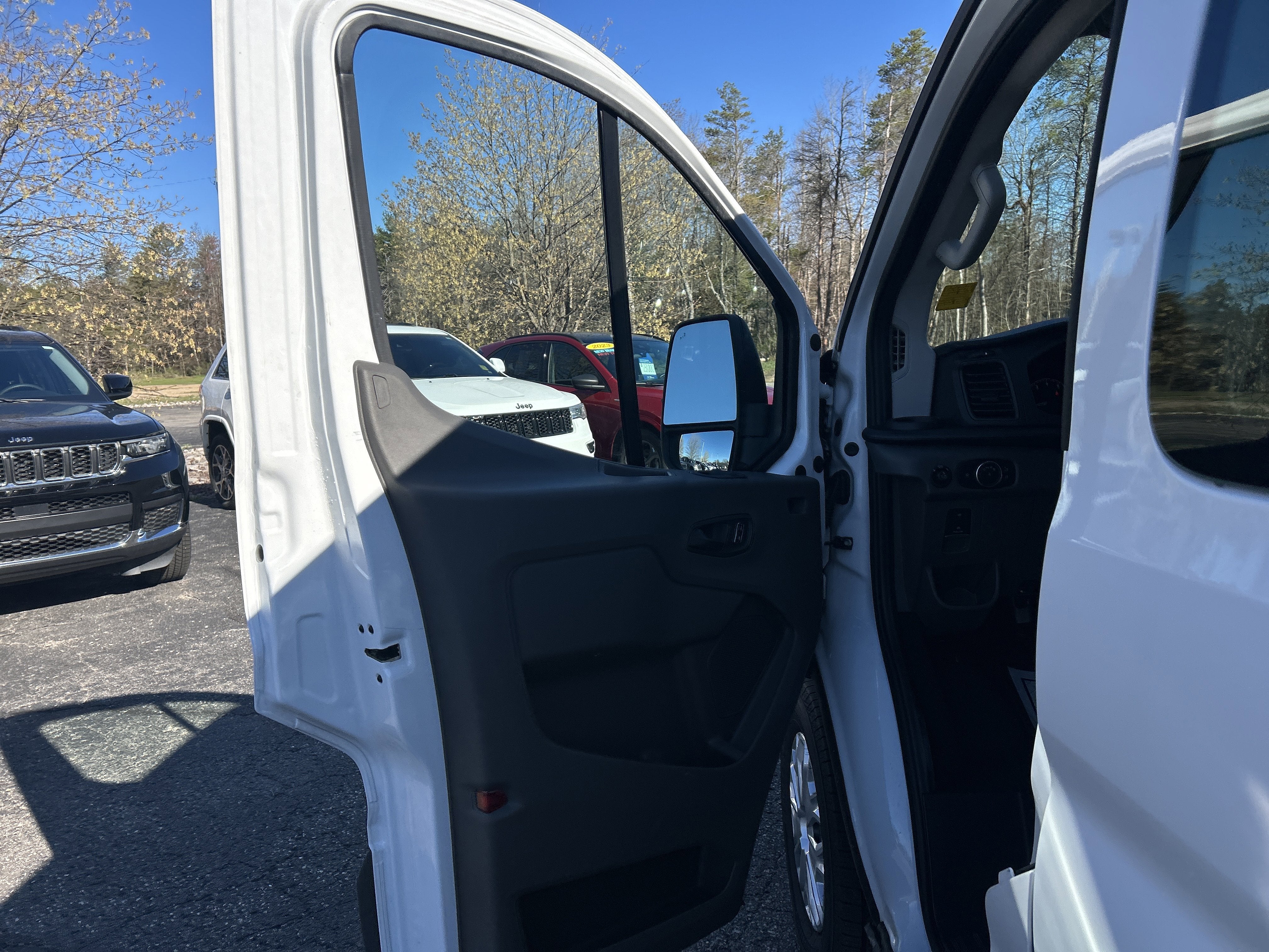 2023 Ford Transit Passenger Wagon XLT