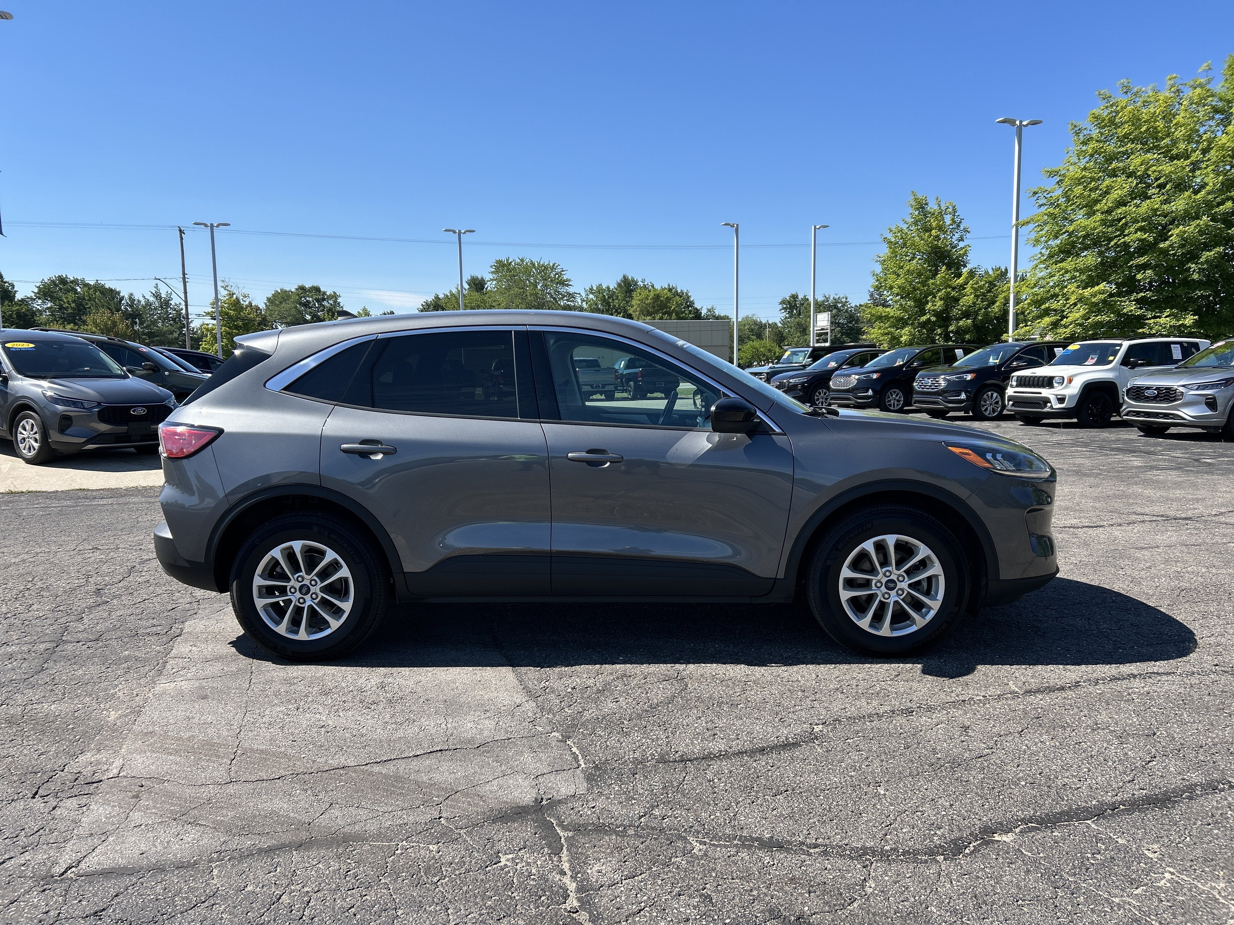 2022 Ford Escape SE Hybrid