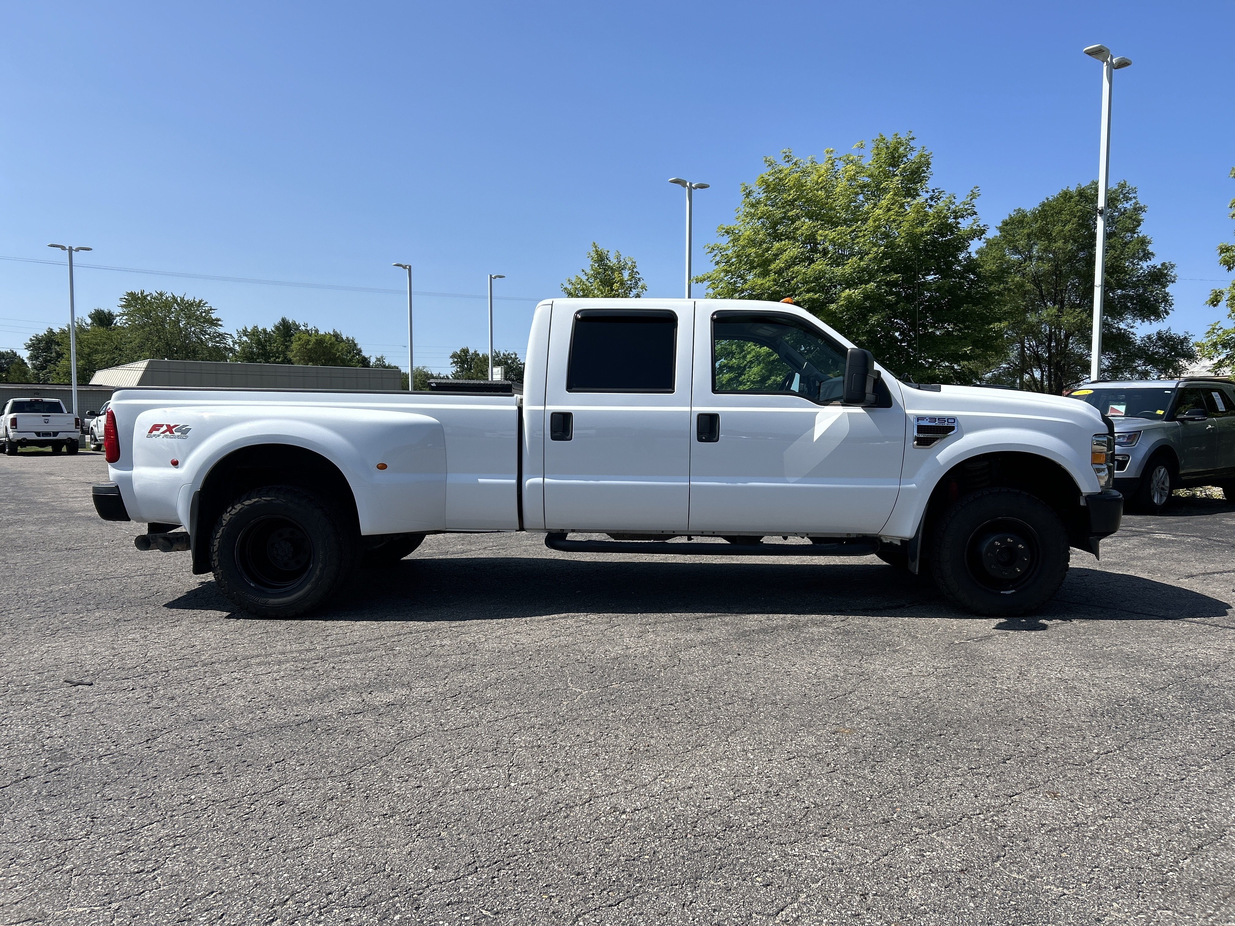 2010 Ford Super Duty F-350 DRW XL