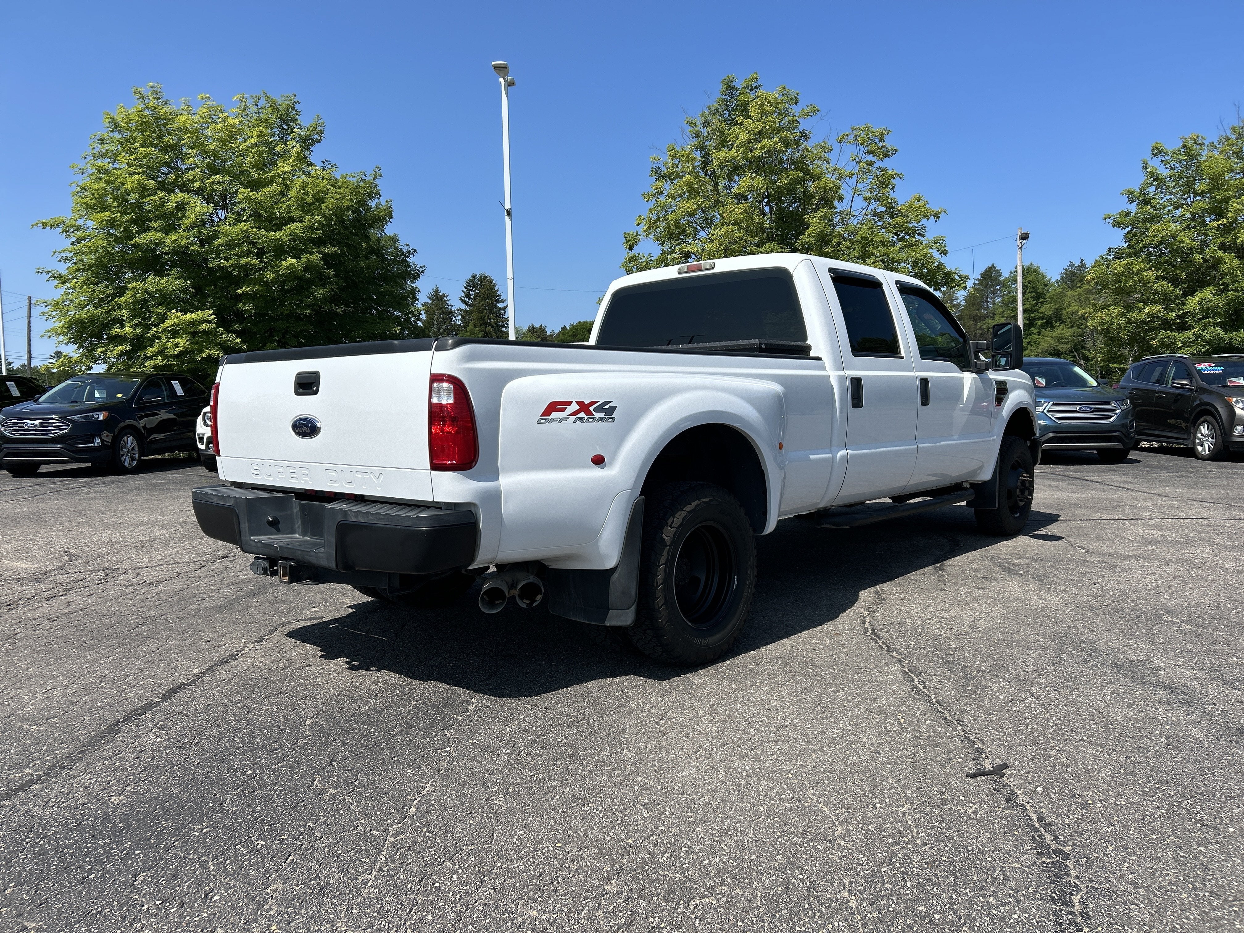 2010 Ford Super Duty F-350 DRW XL