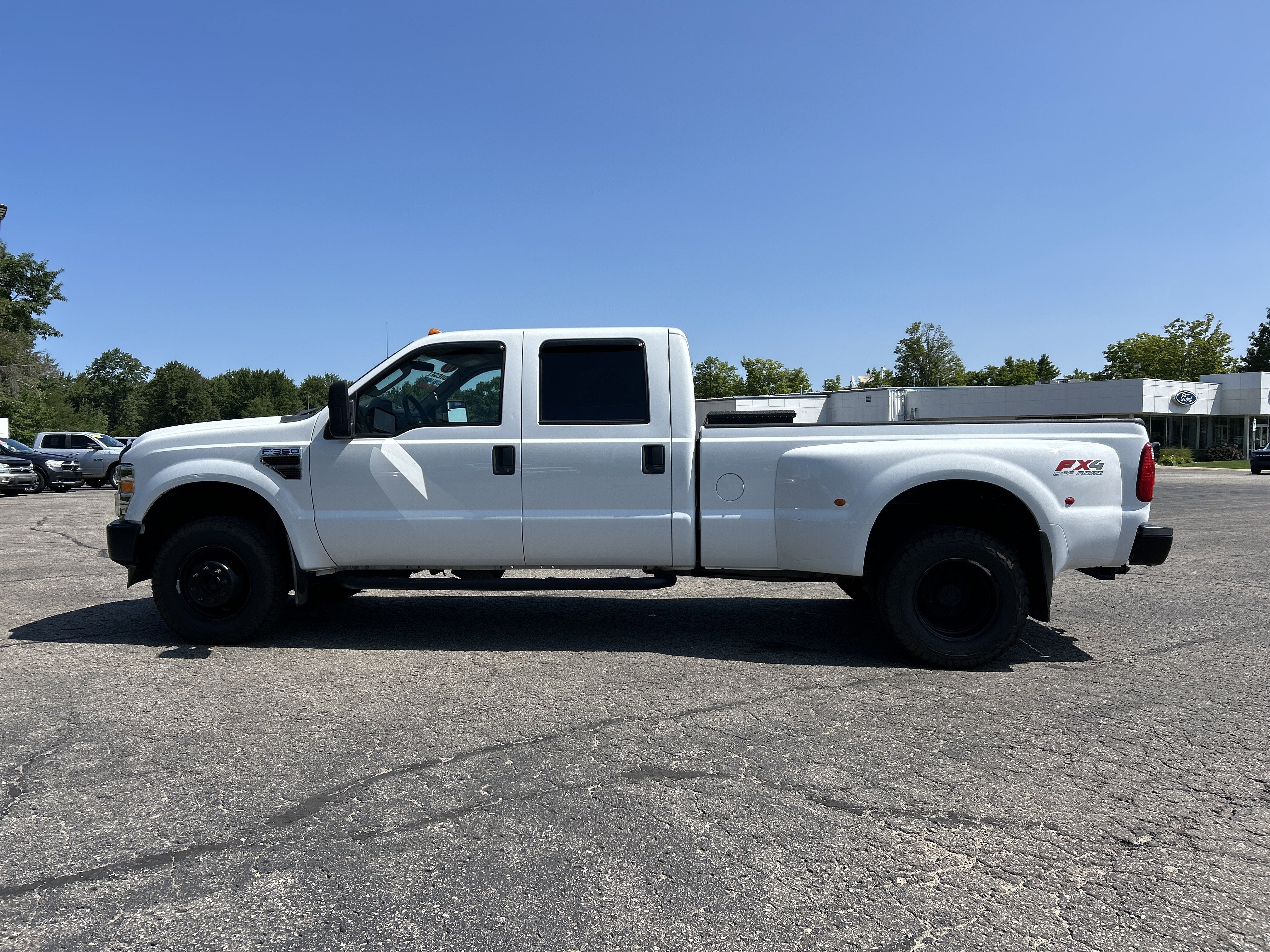 2010 Ford Super Duty F-350 DRW XL