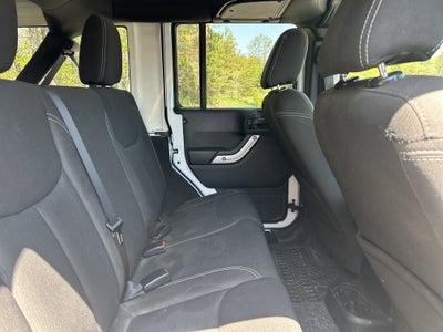 2017 Jeep Wrangler Unlimited Sahara 4x4