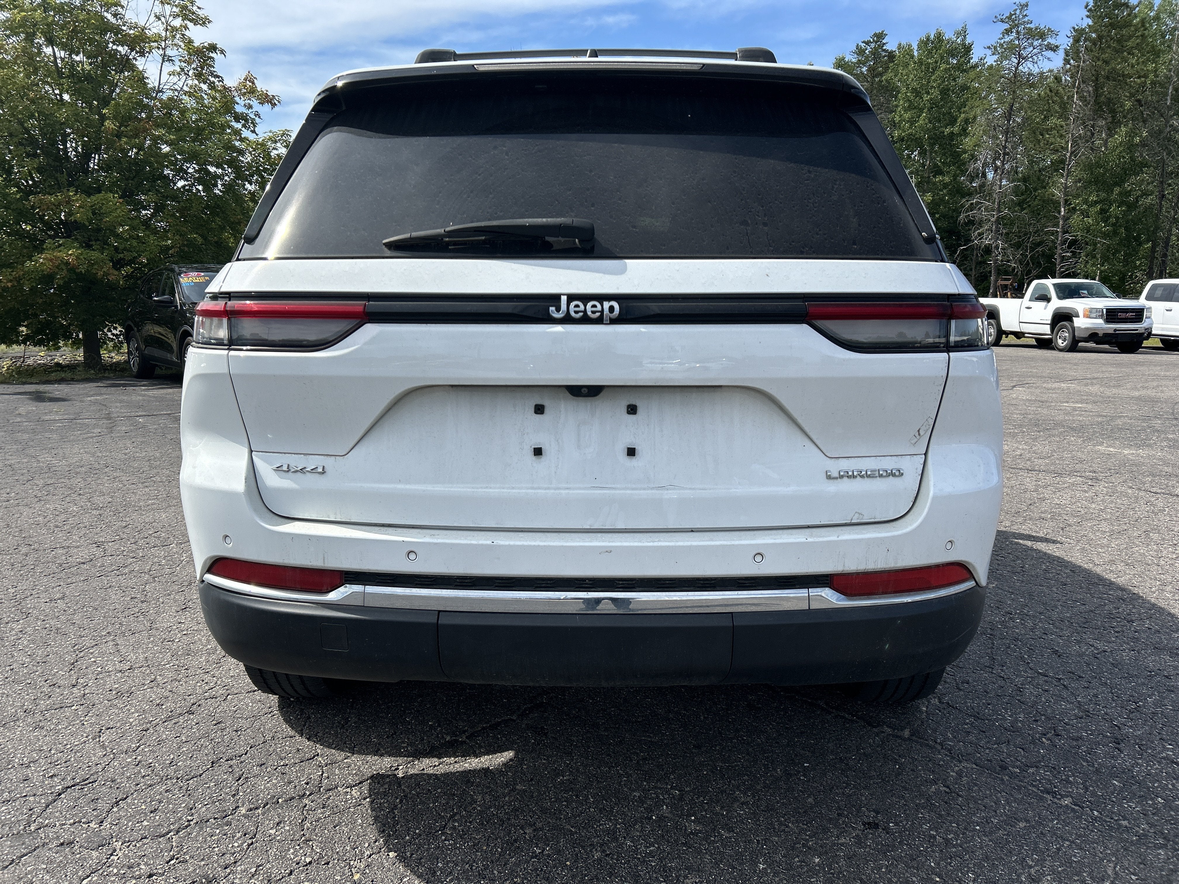2022 Jeep Grand Cherokee Laredo 4x4