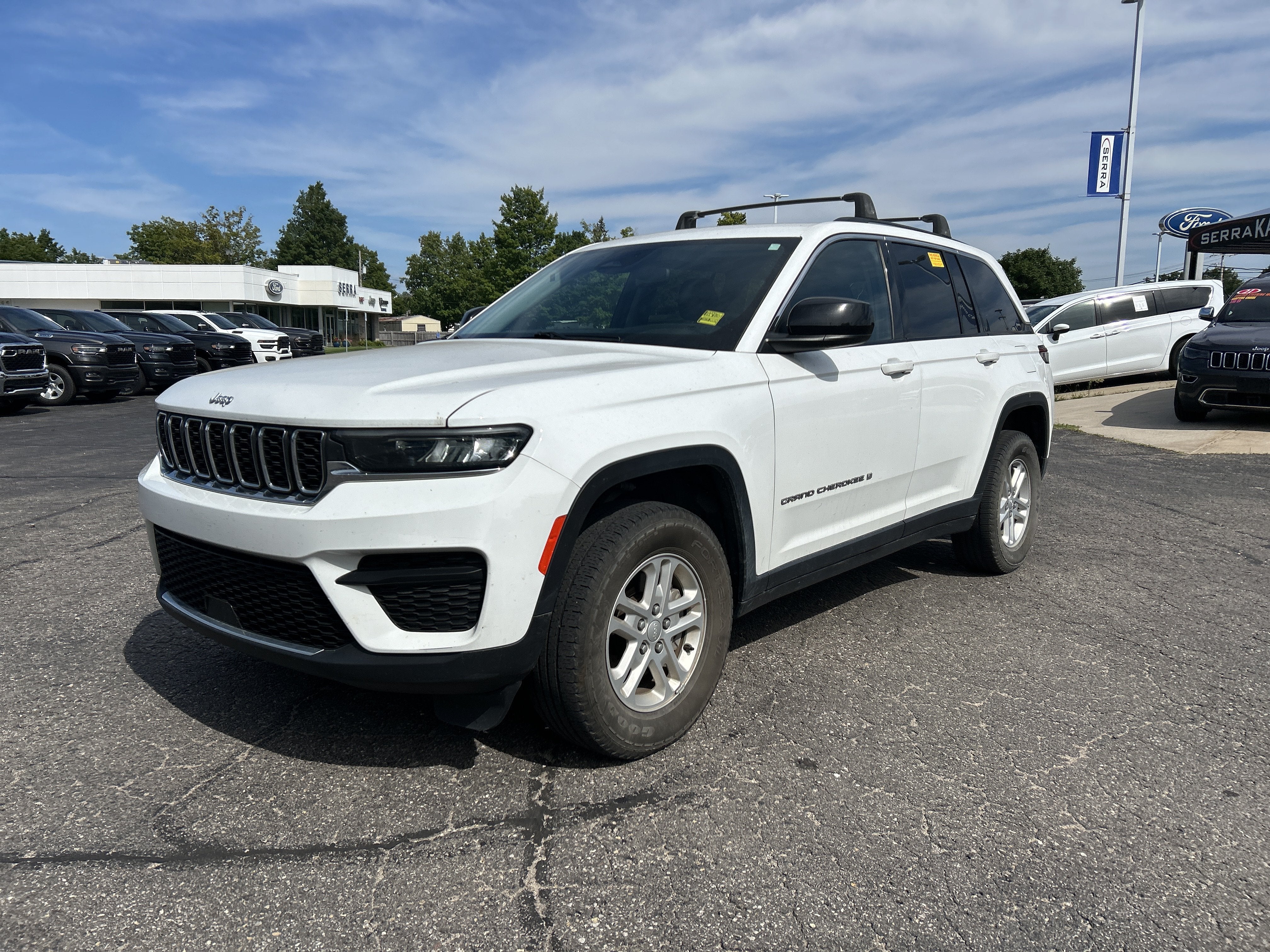 2022 Jeep Grand Cherokee Laredo 4x4