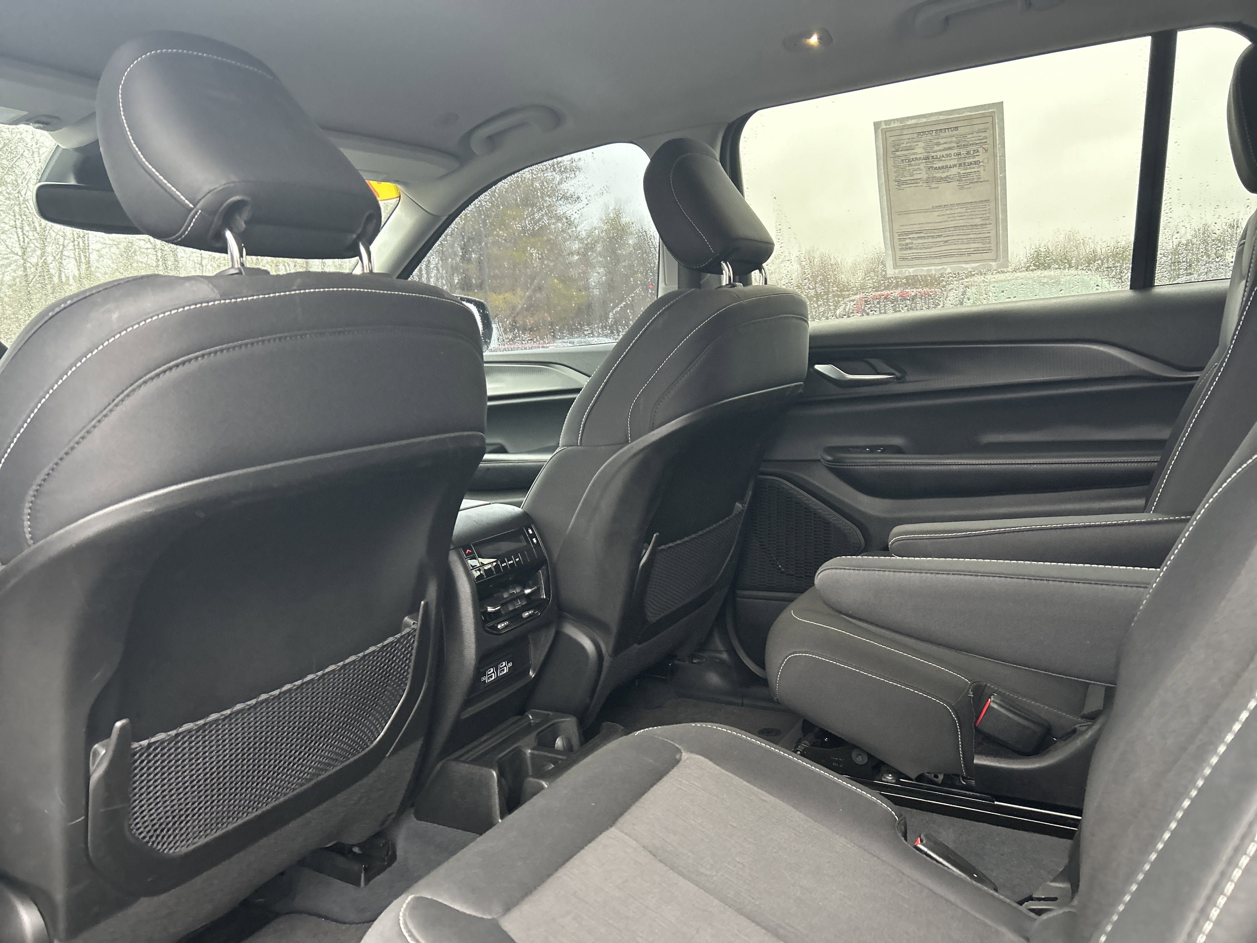 2023 Jeep Grand Cherokee L Laredo 4x4