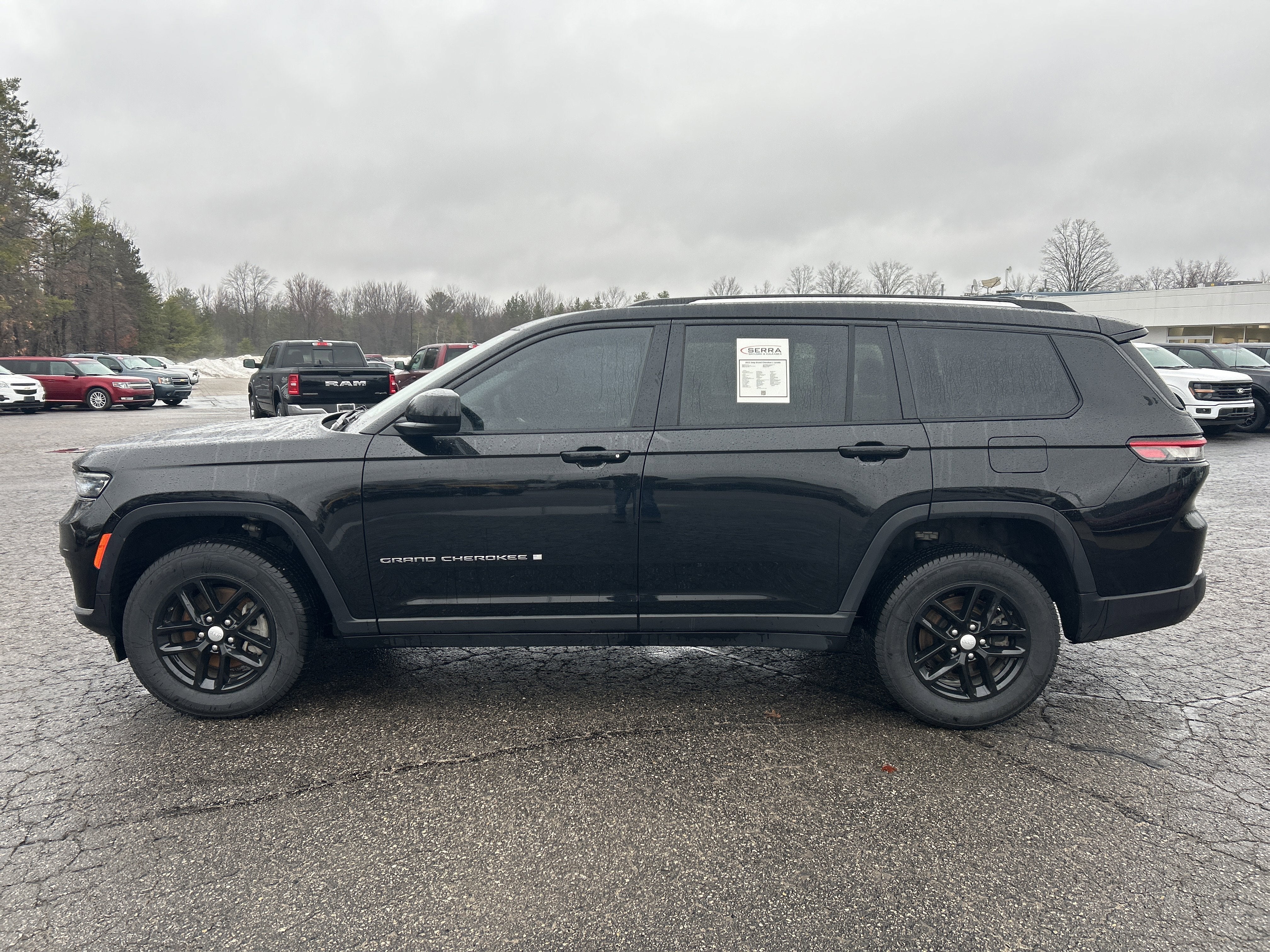 2023 Jeep Grand Cherokee L Laredo 4x4
