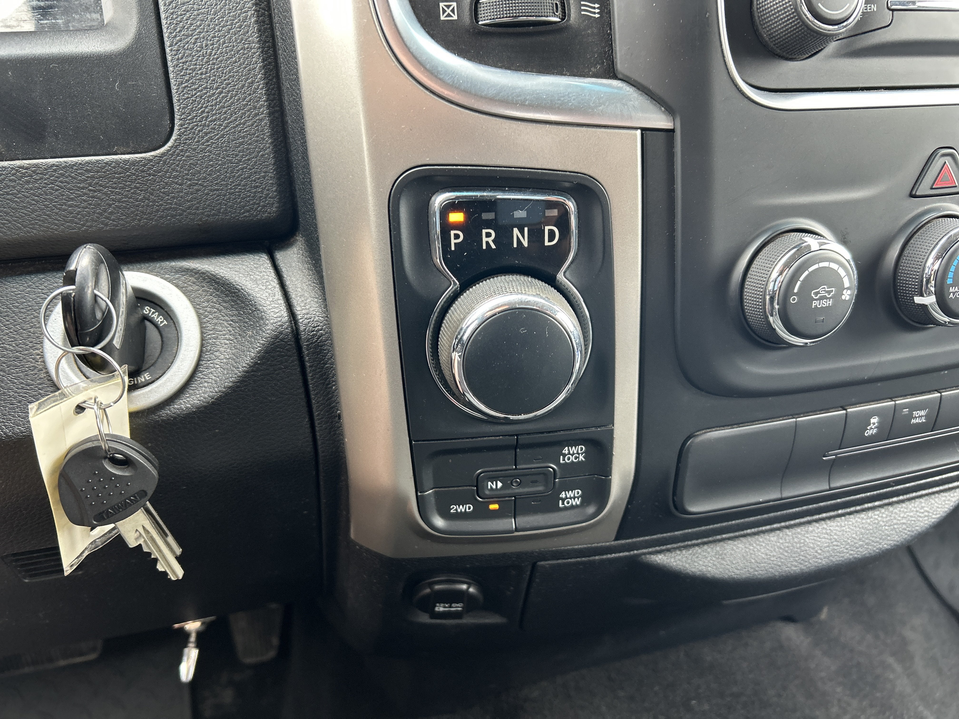 2017 RAM 1500 SLT