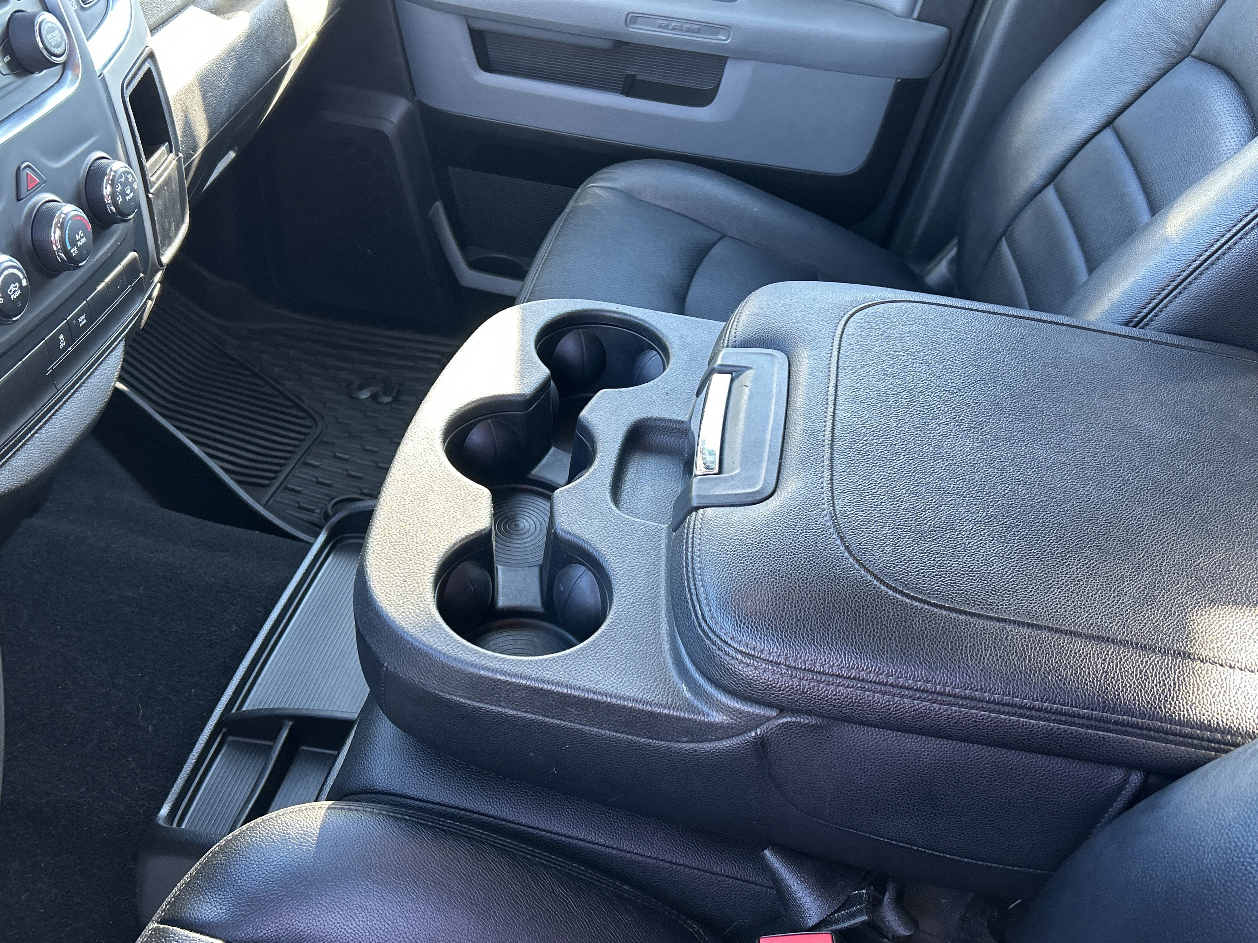 2019 RAM 1500 Classic SLT Crew Cab 4x4 6'4' Box