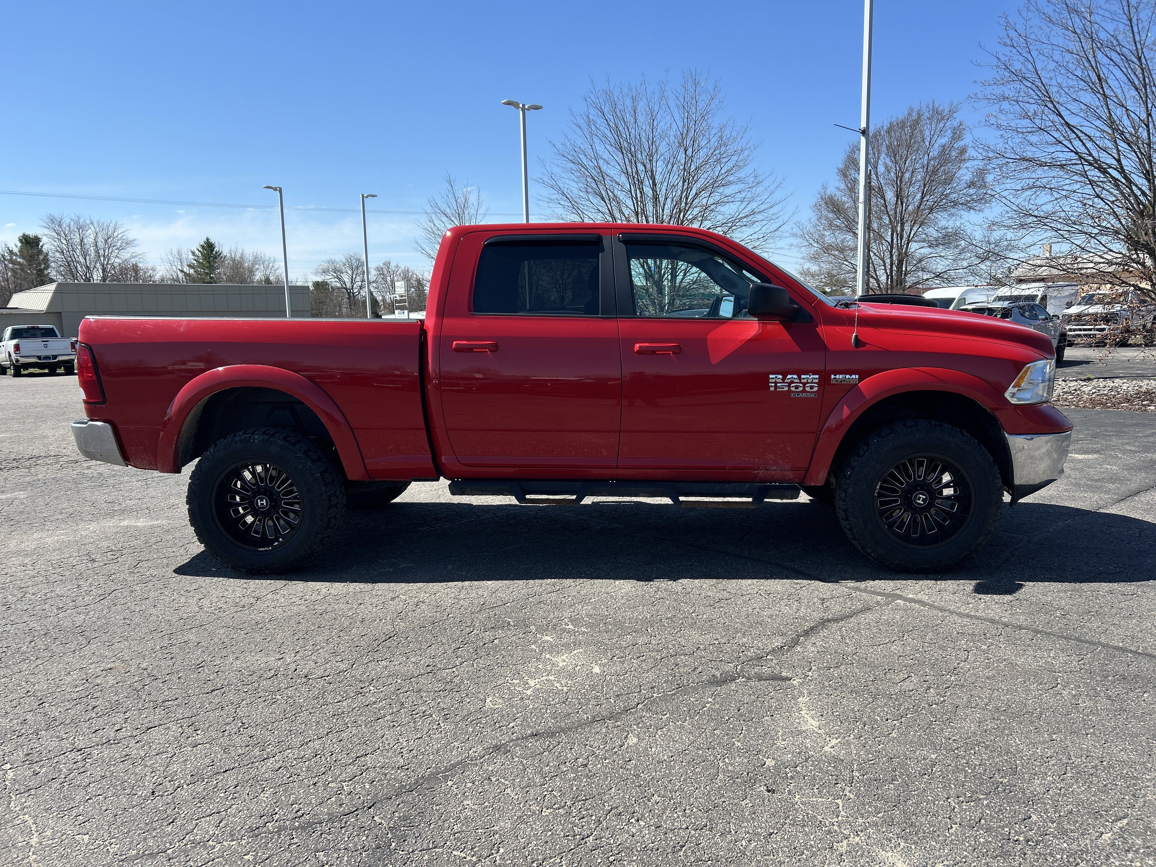 2019 RAM 1500 Classic SLT Crew Cab 4x4 6'4' Box