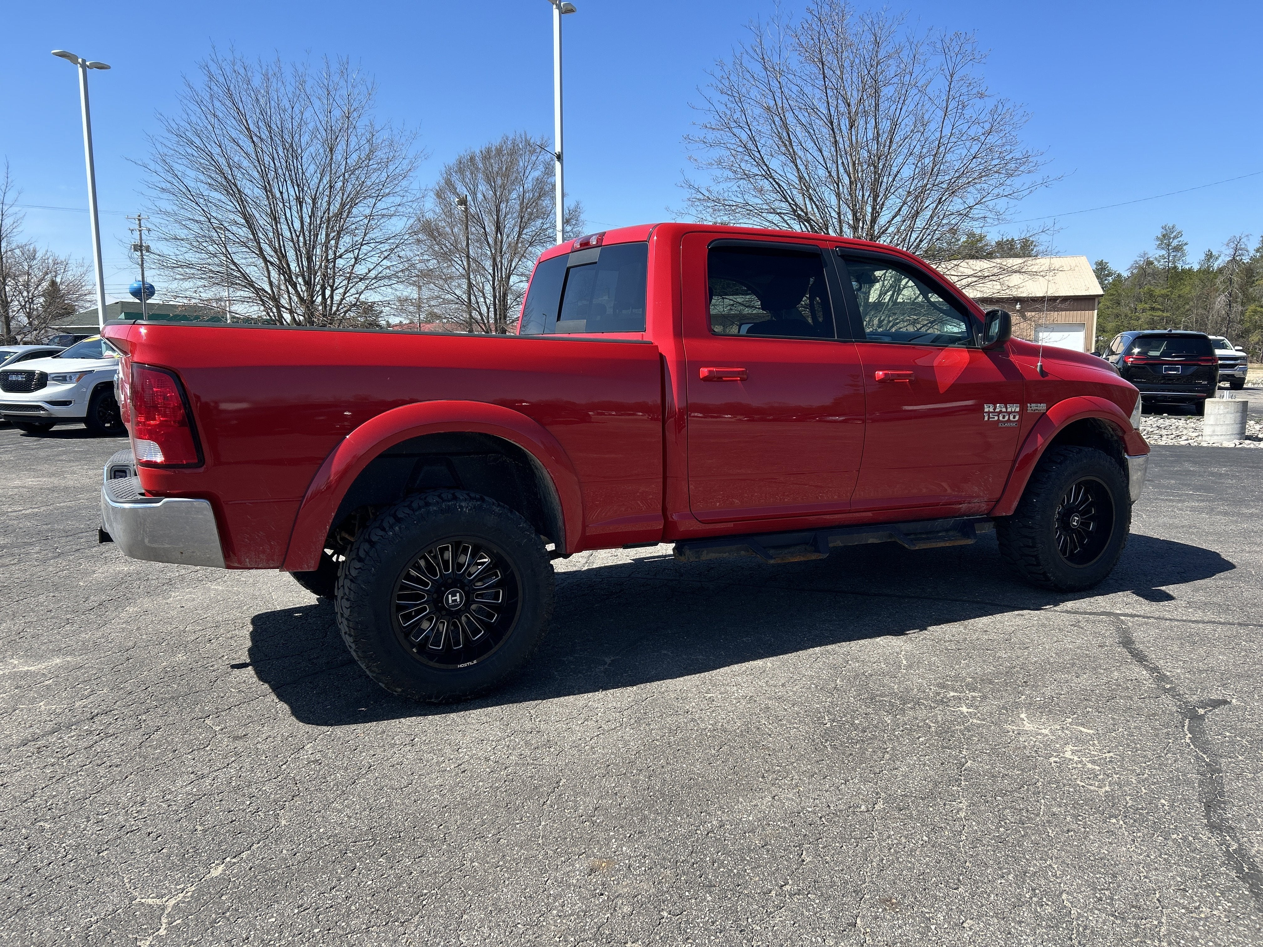 2019 RAM 1500 Classic SLT Crew Cab 4x4 6'4' Box