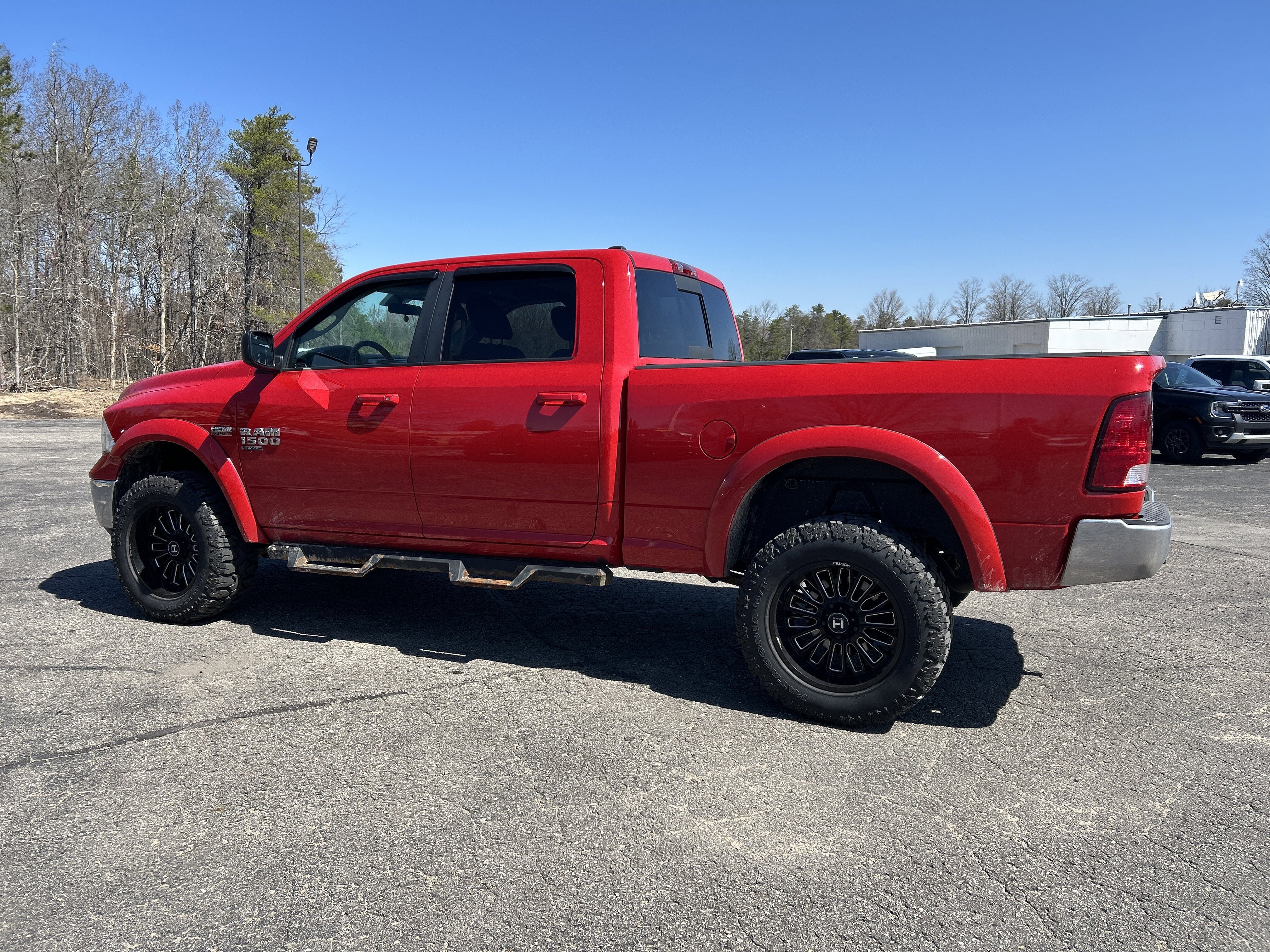 2019 RAM 1500 Classic SLT Crew Cab 4x4 6'4' Box