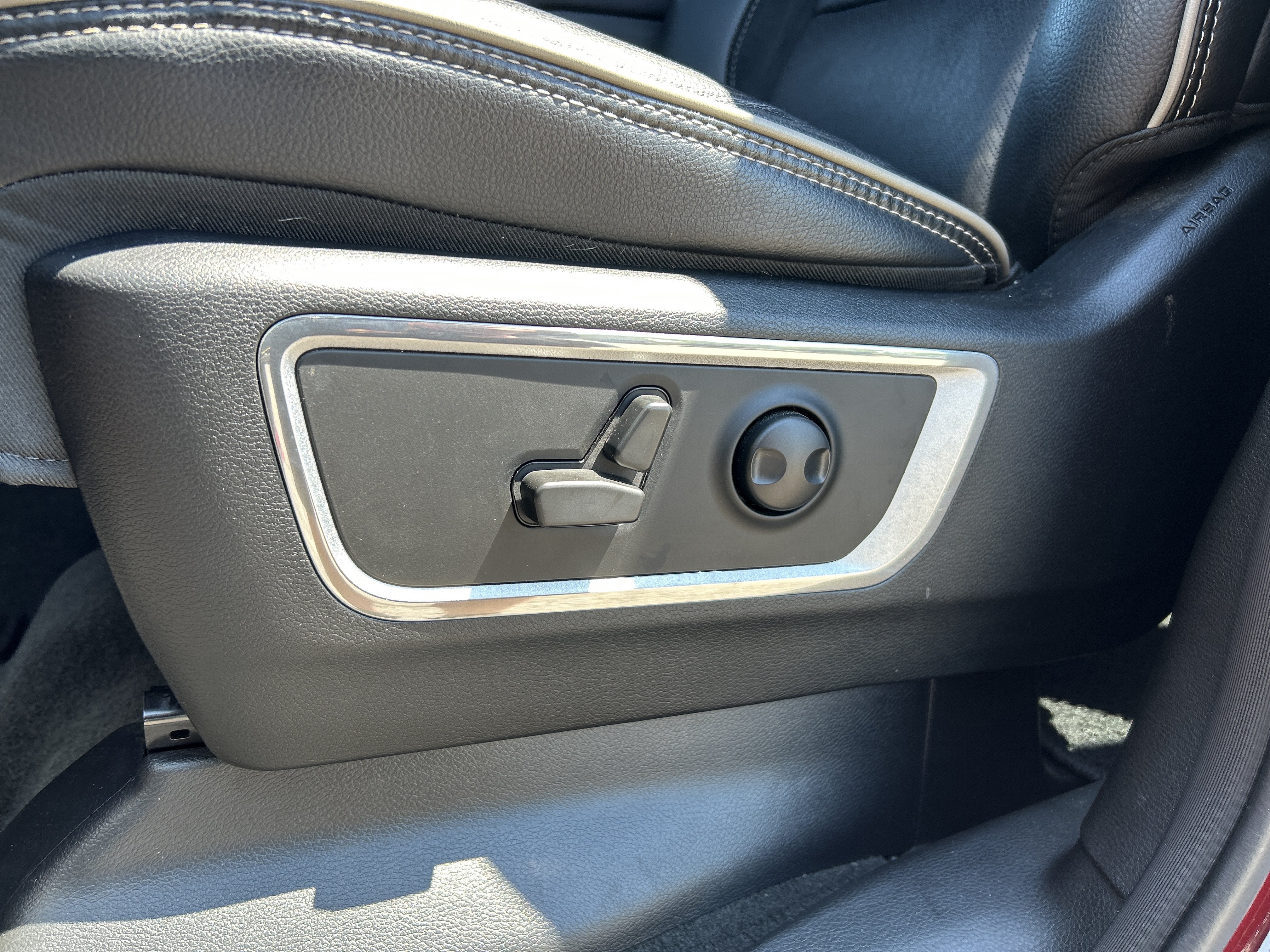 2023 RAM 1500 Laramie Crew Cab 4x4 6'4' Box