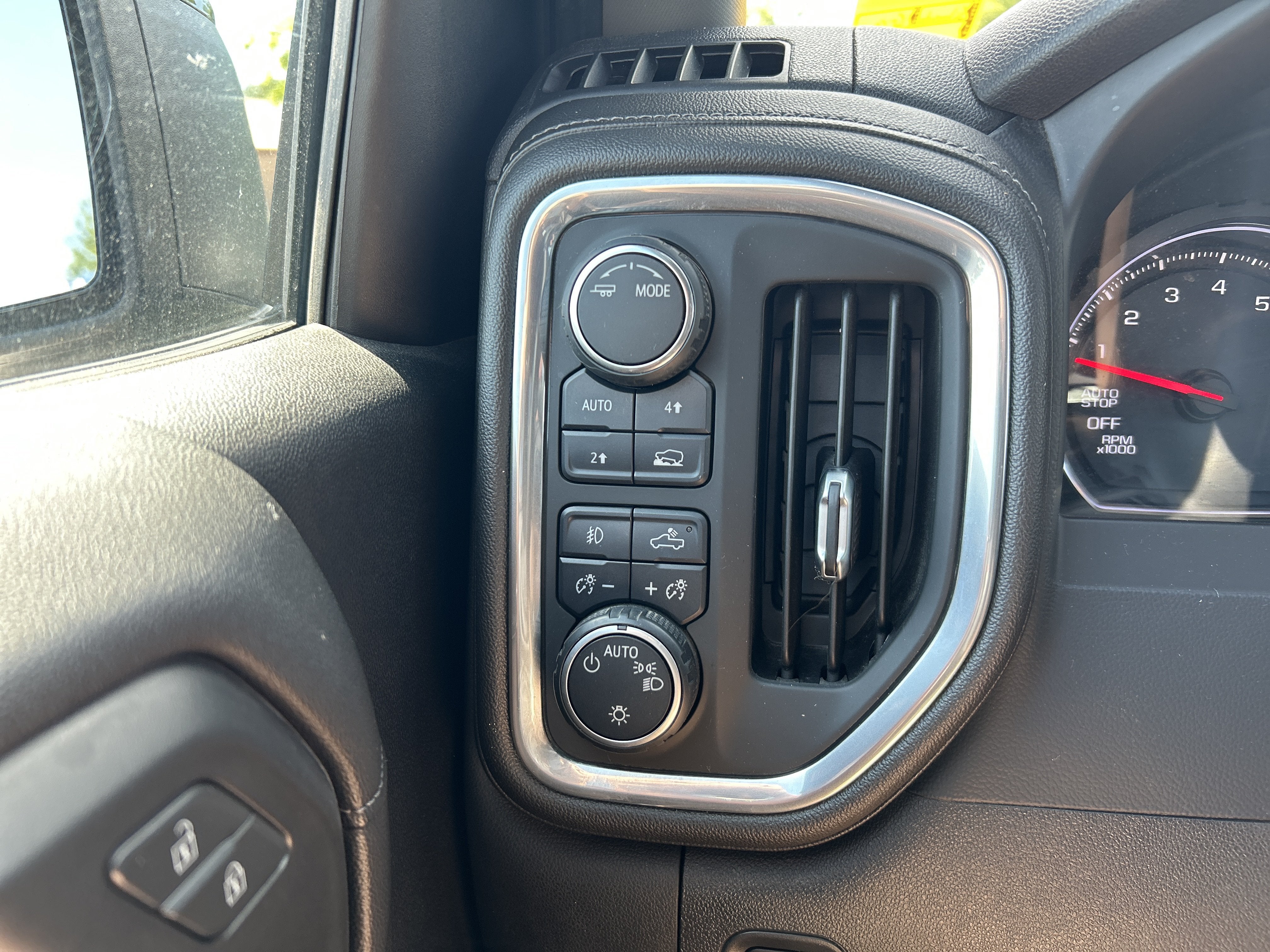 2020 Chevrolet Silverado 1500 4WD Double Cab Standard Bed RST