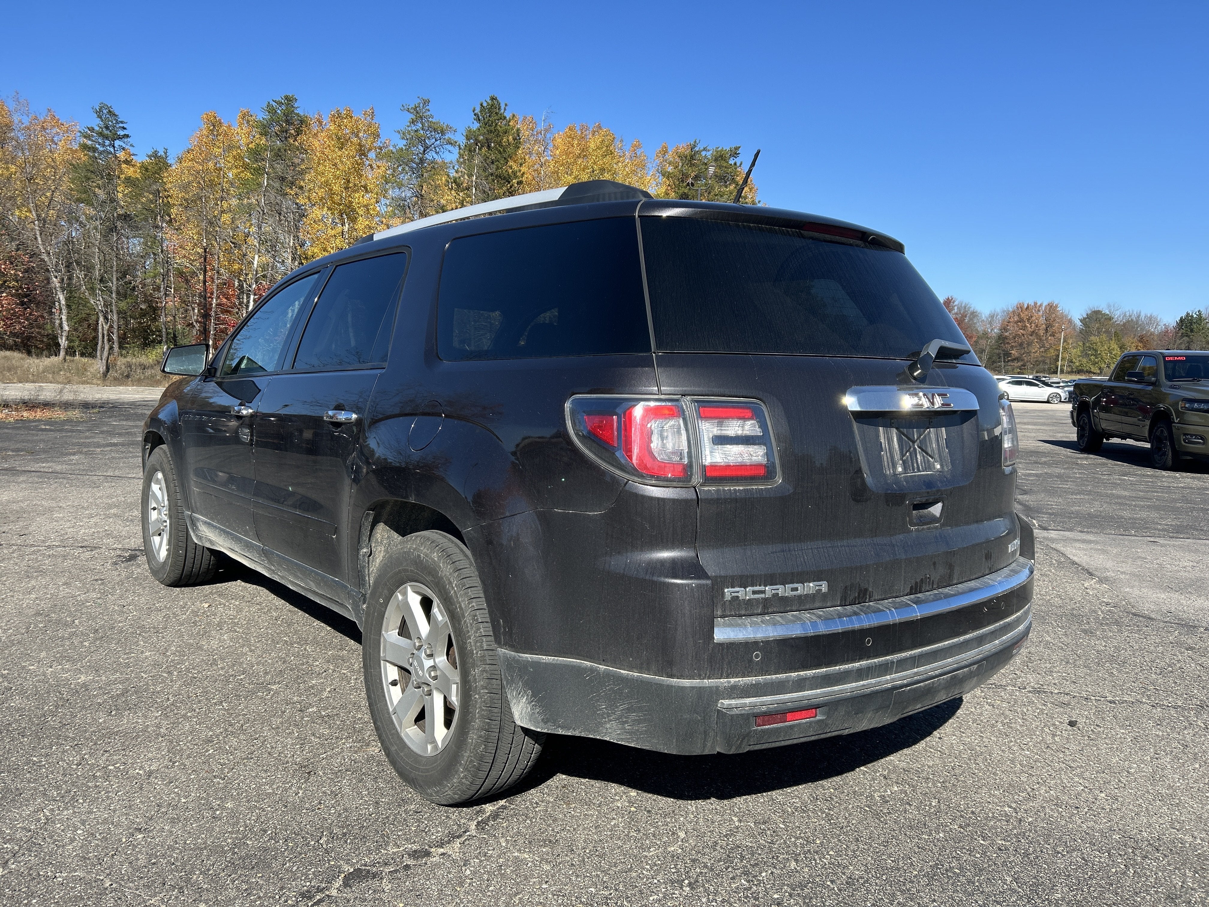2016 GMC Acadia SLE-2