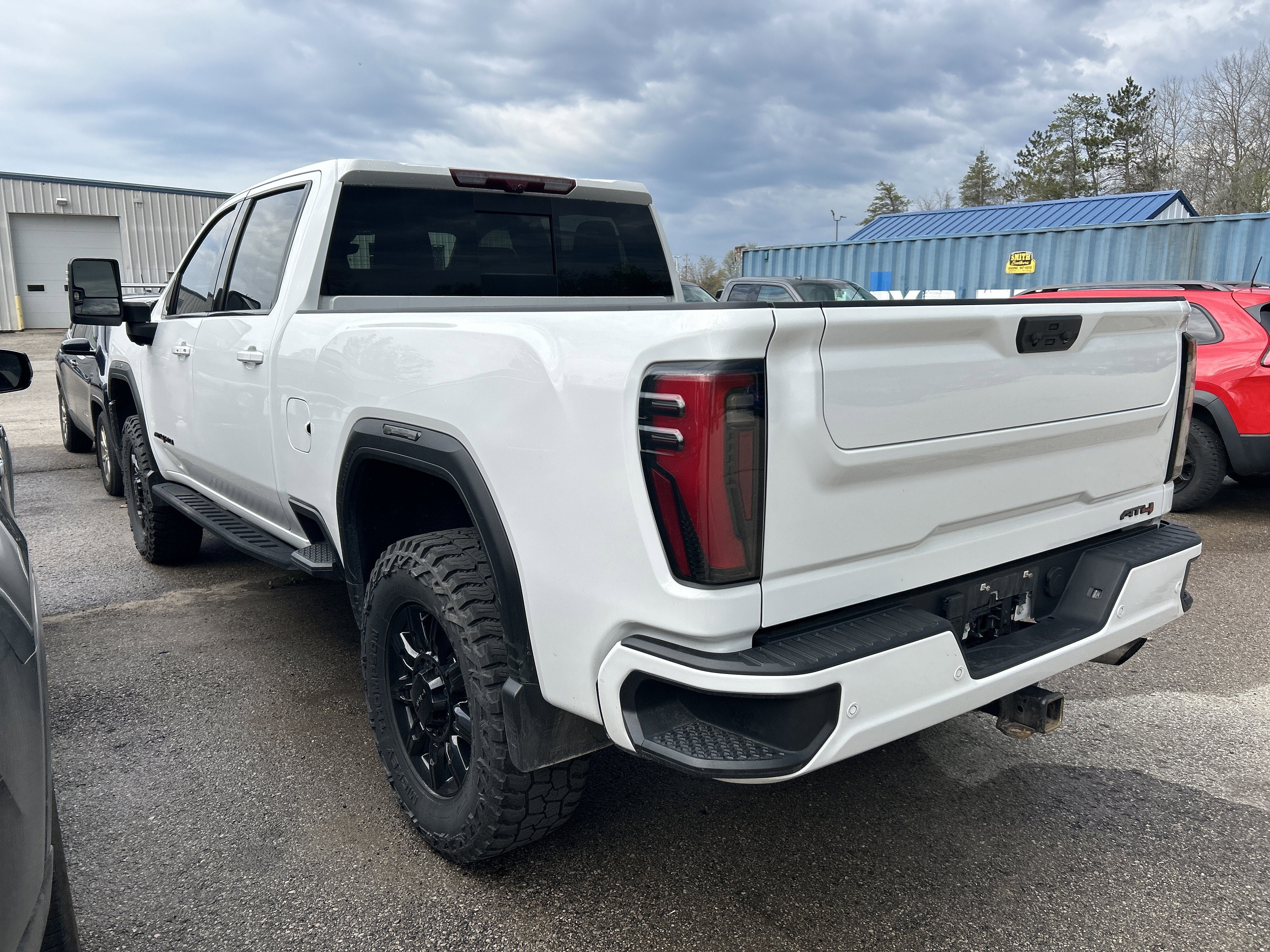 2024 GMC Sierra 2500HD 4WD Crew Cab Standard Bed AT4